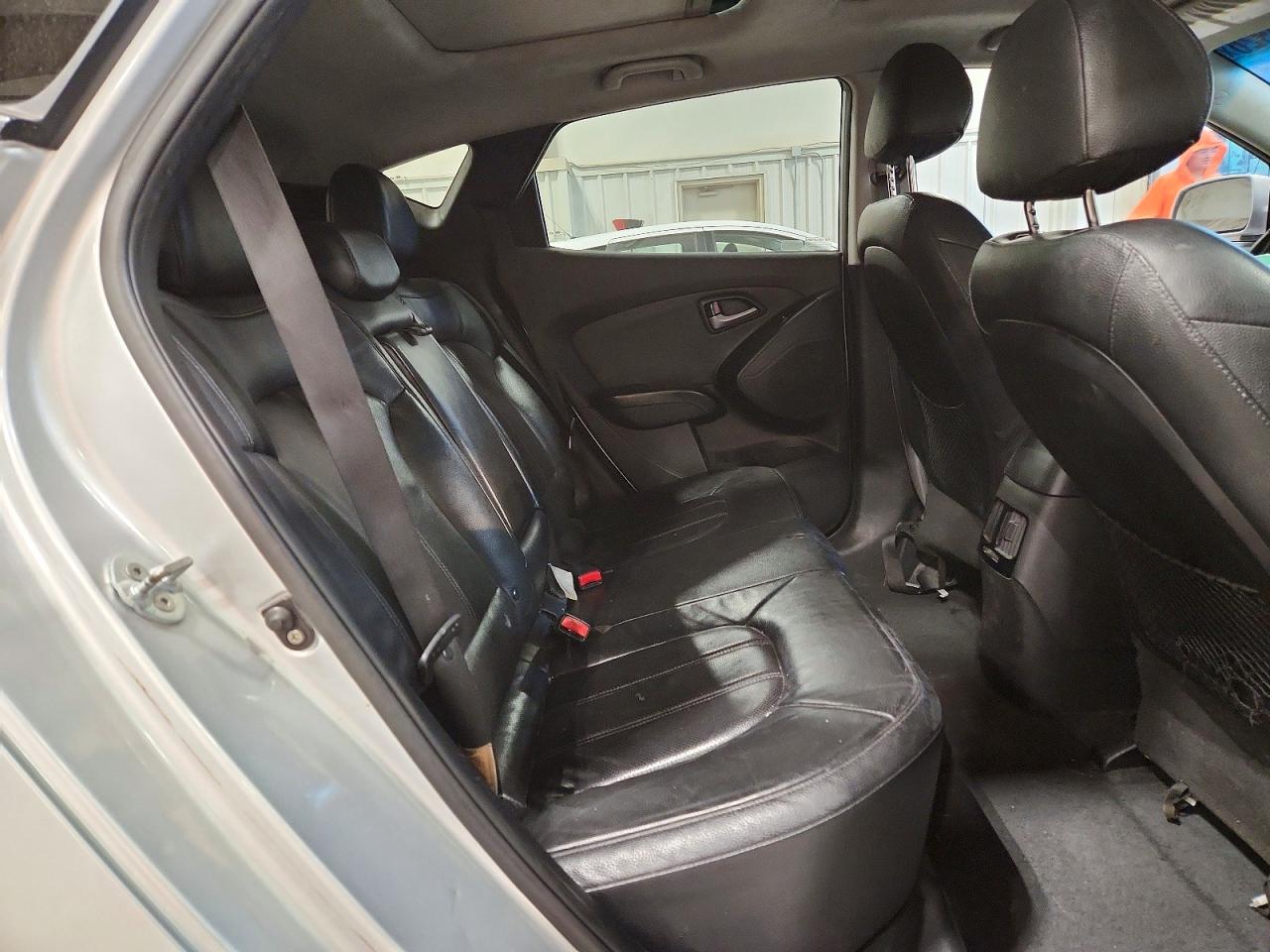 2014 Hyundai Tucson Limited Silver vin: KM8JU3AG7EU894905