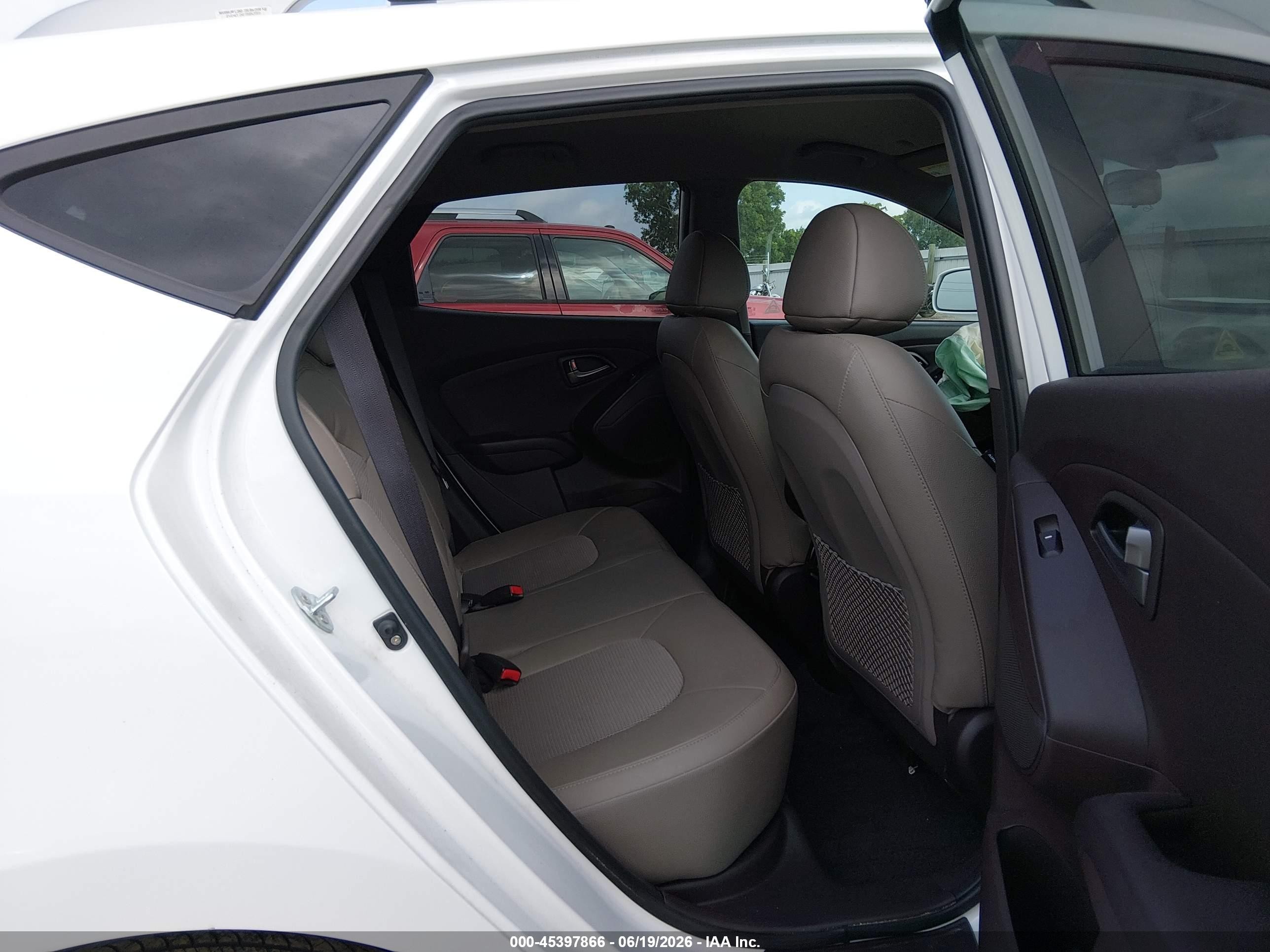 2014 Hyundai Tucson Se White vin: KM8JU3AG8EU930293