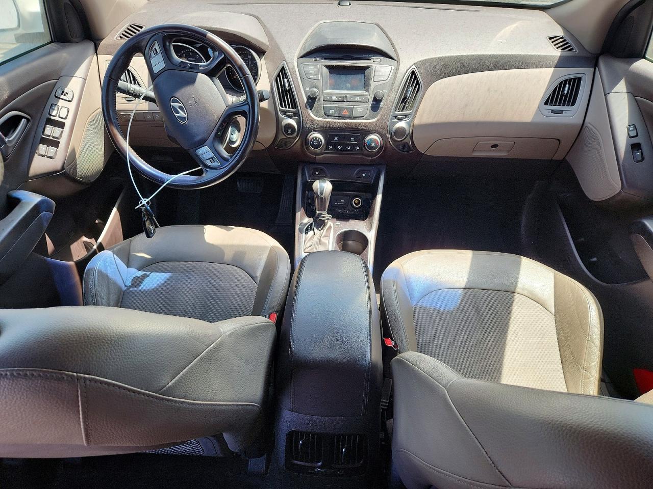 2015 Hyundai Tucson Se White vin: KM8JU3AG9FU110113
