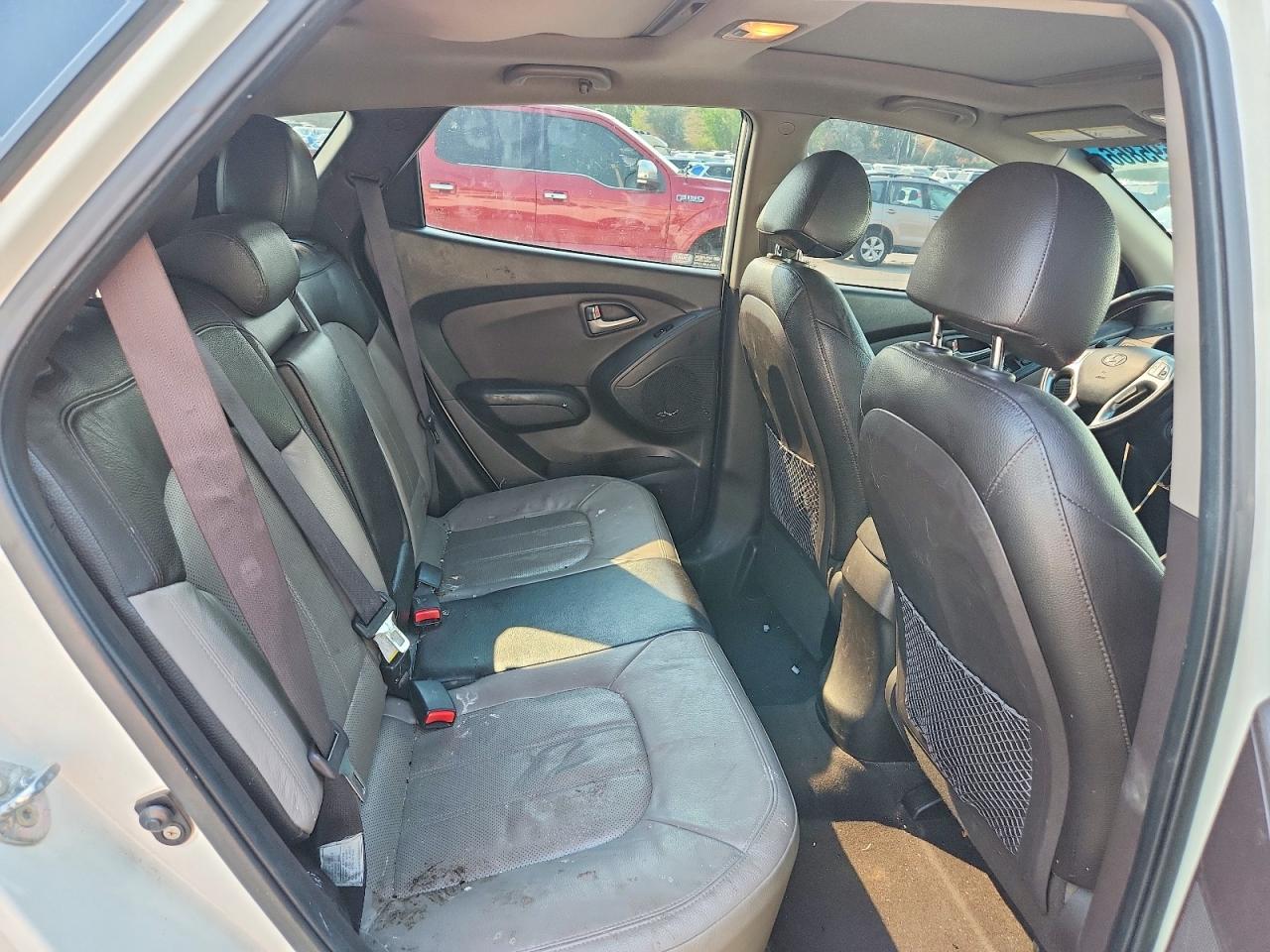 2011 Hyundai Tucson Limited White vin: KM8JUCAC0BU120178