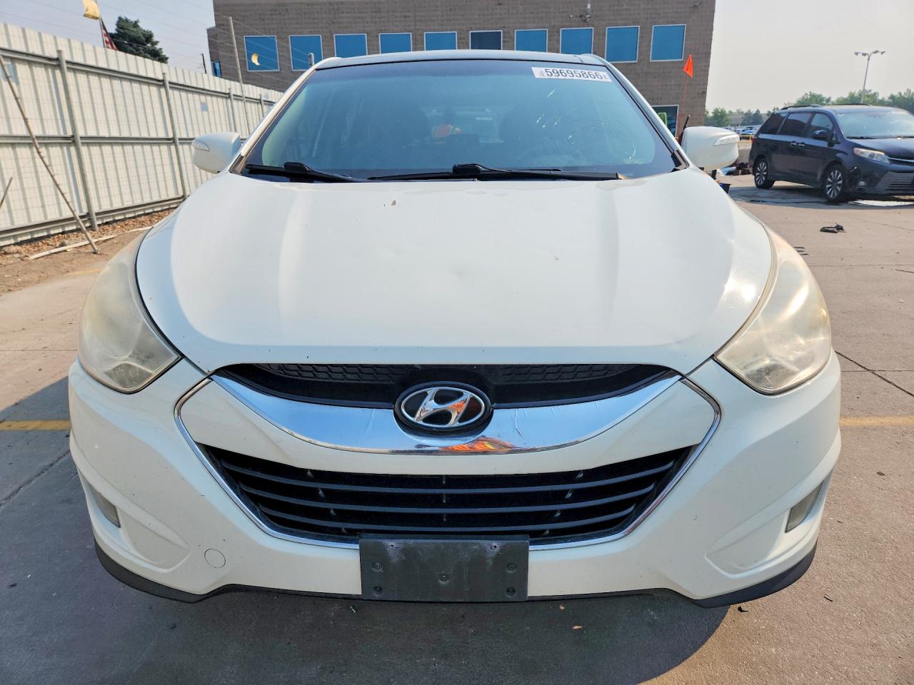 2011 Hyundai Tucson Limited White vin: KM8JUCAC0BU120178