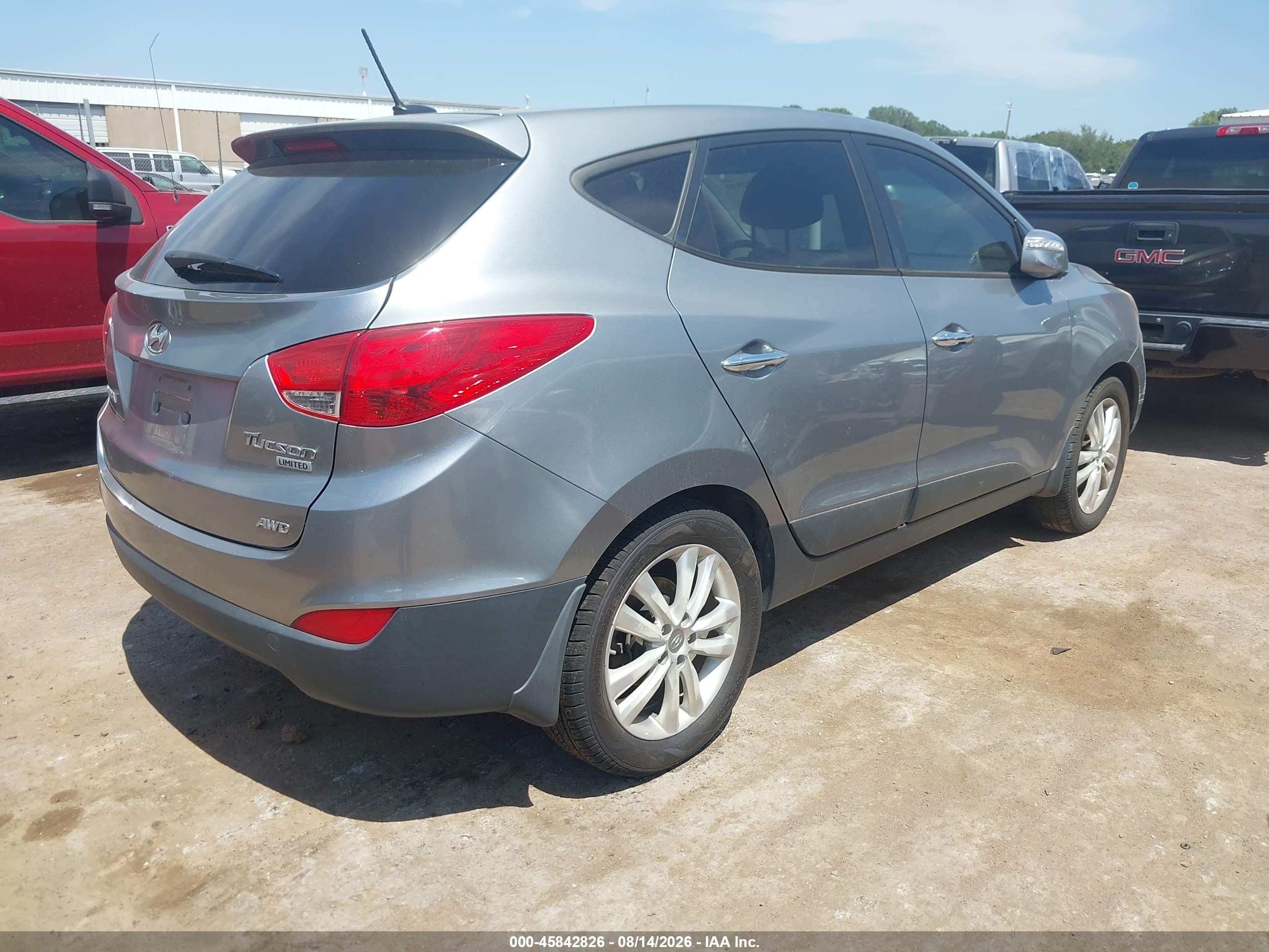 2011 Hyundai Tucson Limited Silver vin: KM8JUCAC0BU231930