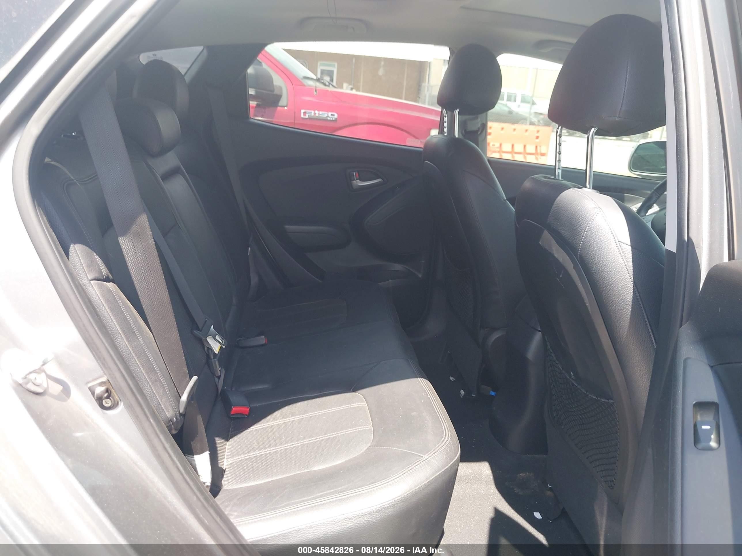 2011 Hyundai Tucson Limited Silver vin: KM8JUCAC0BU231930