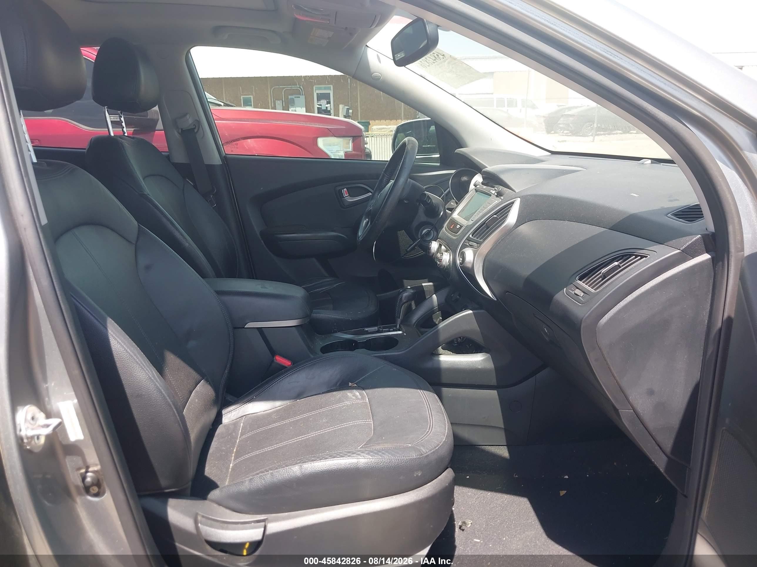 2011 Hyundai Tucson Limited Silver vin: KM8JUCAC0BU231930
