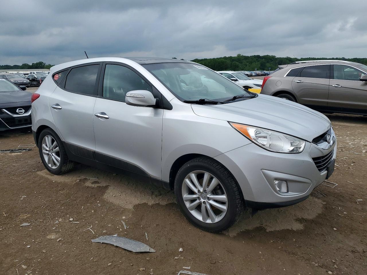 2013 Hyundai Tucson Limited Silver vin: KM8JUCAC0DU578645