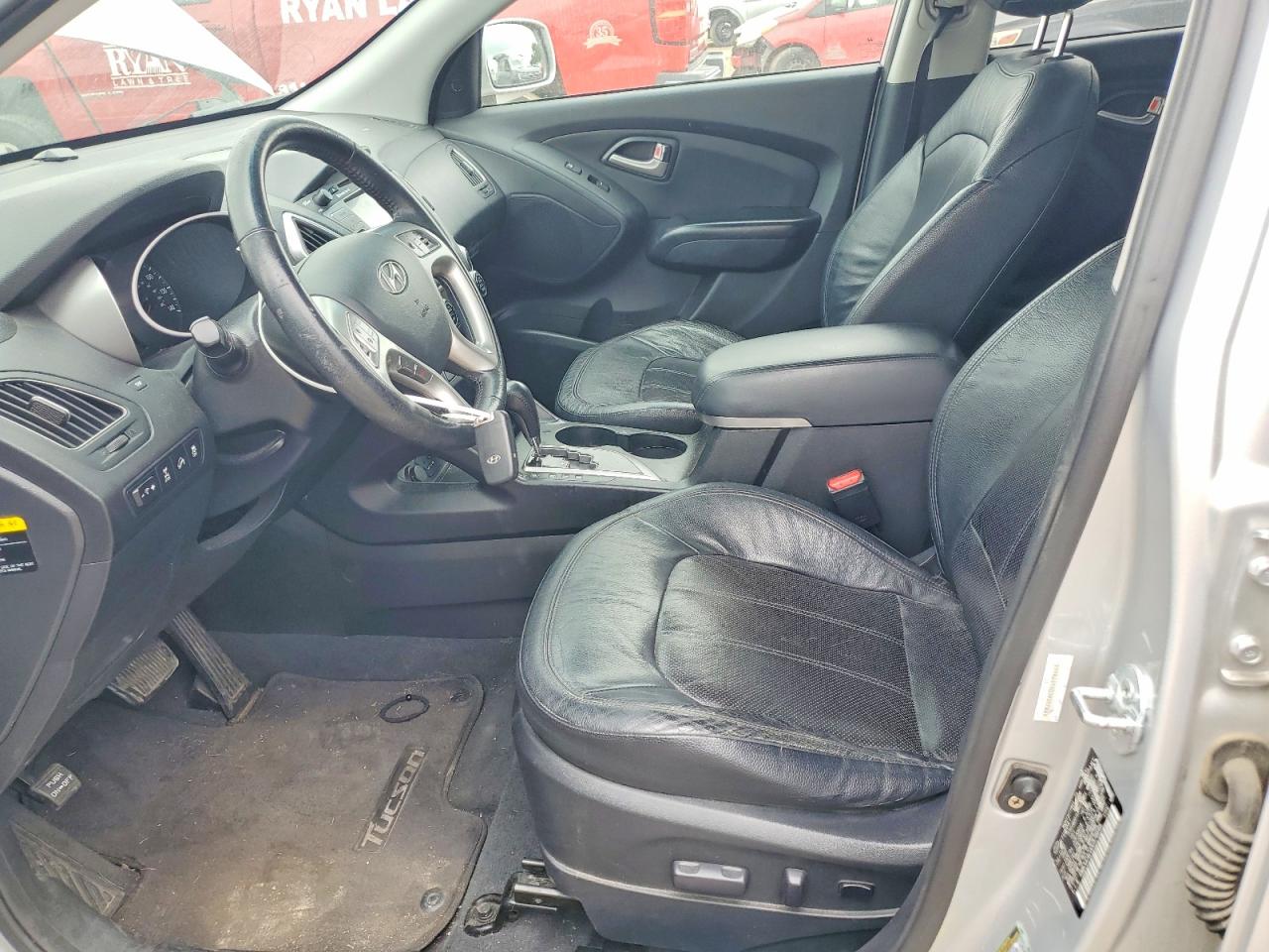 2013 Hyundai Tucson Limited Silver vin: KM8JUCAC0DU578645