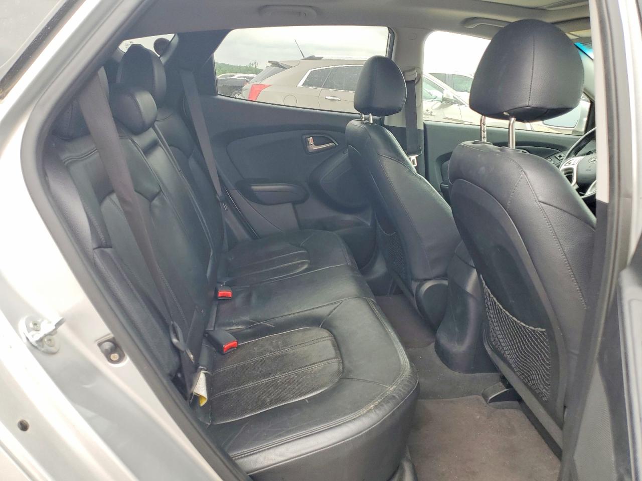 2013 Hyundai Tucson Limited Silver vin: KM8JUCAC0DU578645