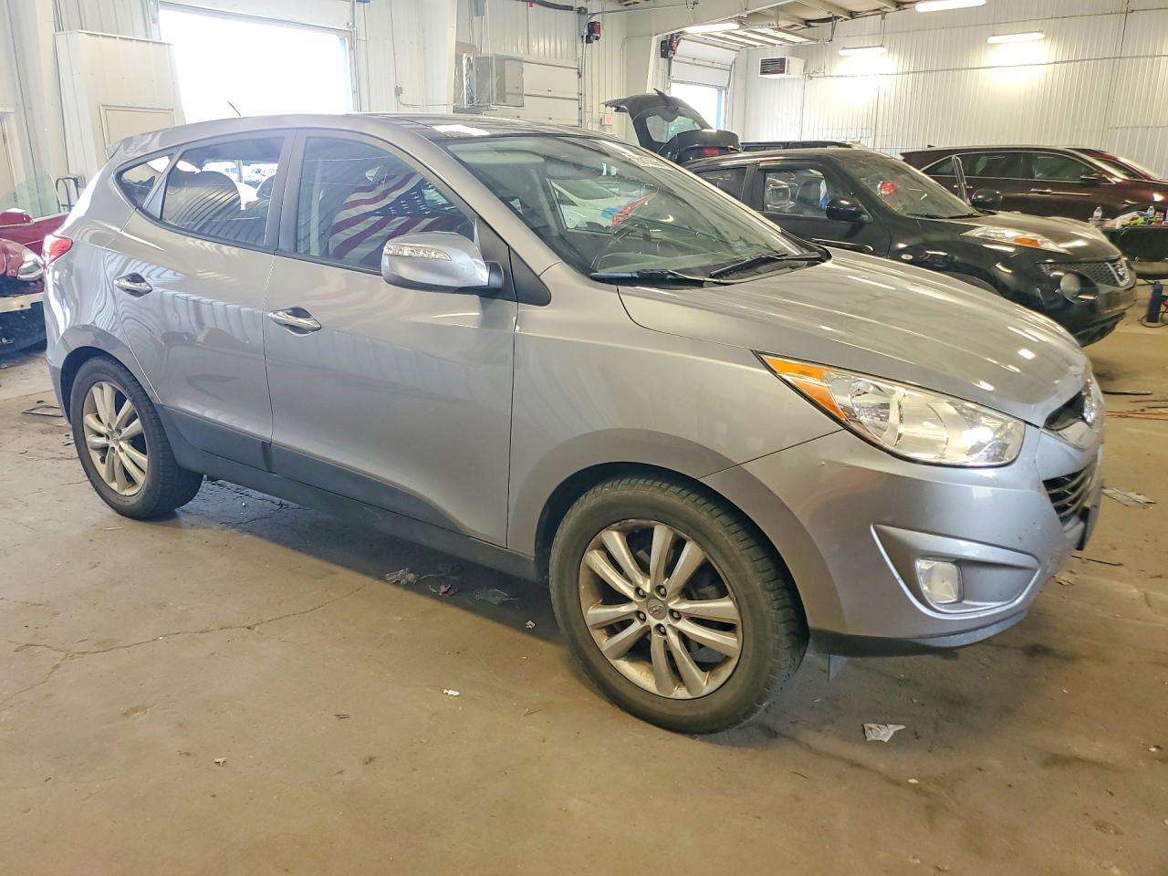 2011 Hyundai Tucson Limited Silver vin: KM8JUCAC1BU171026
