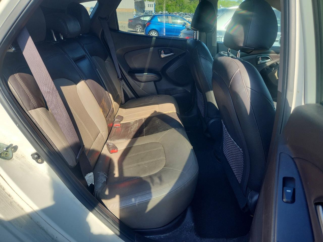 2012 Hyundai Tucson Limited White vin: KM8JUCAC1CU383104