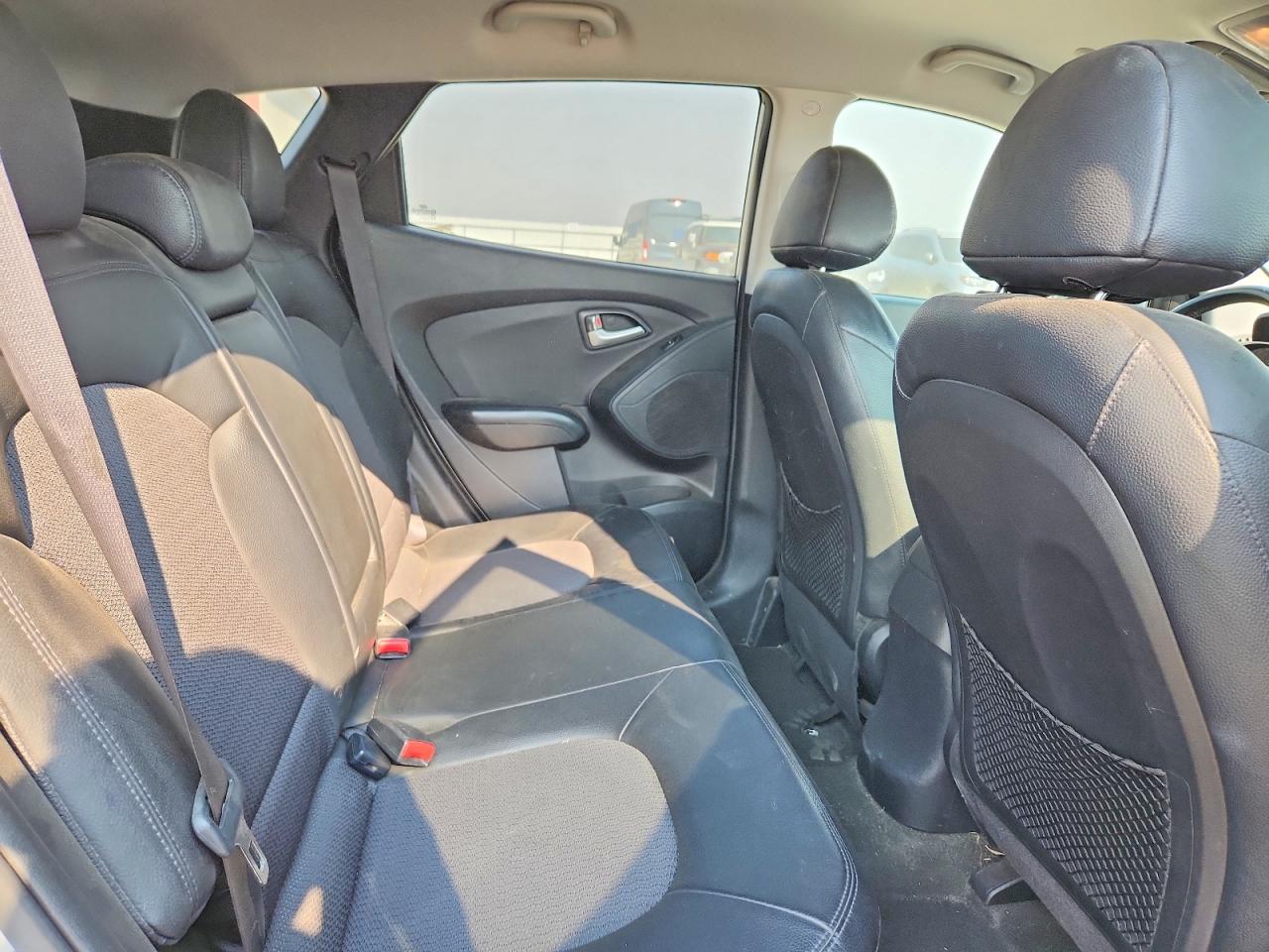 2012 Hyundai Tucson Gls Silver vin: KM8JUCAC1CU467973