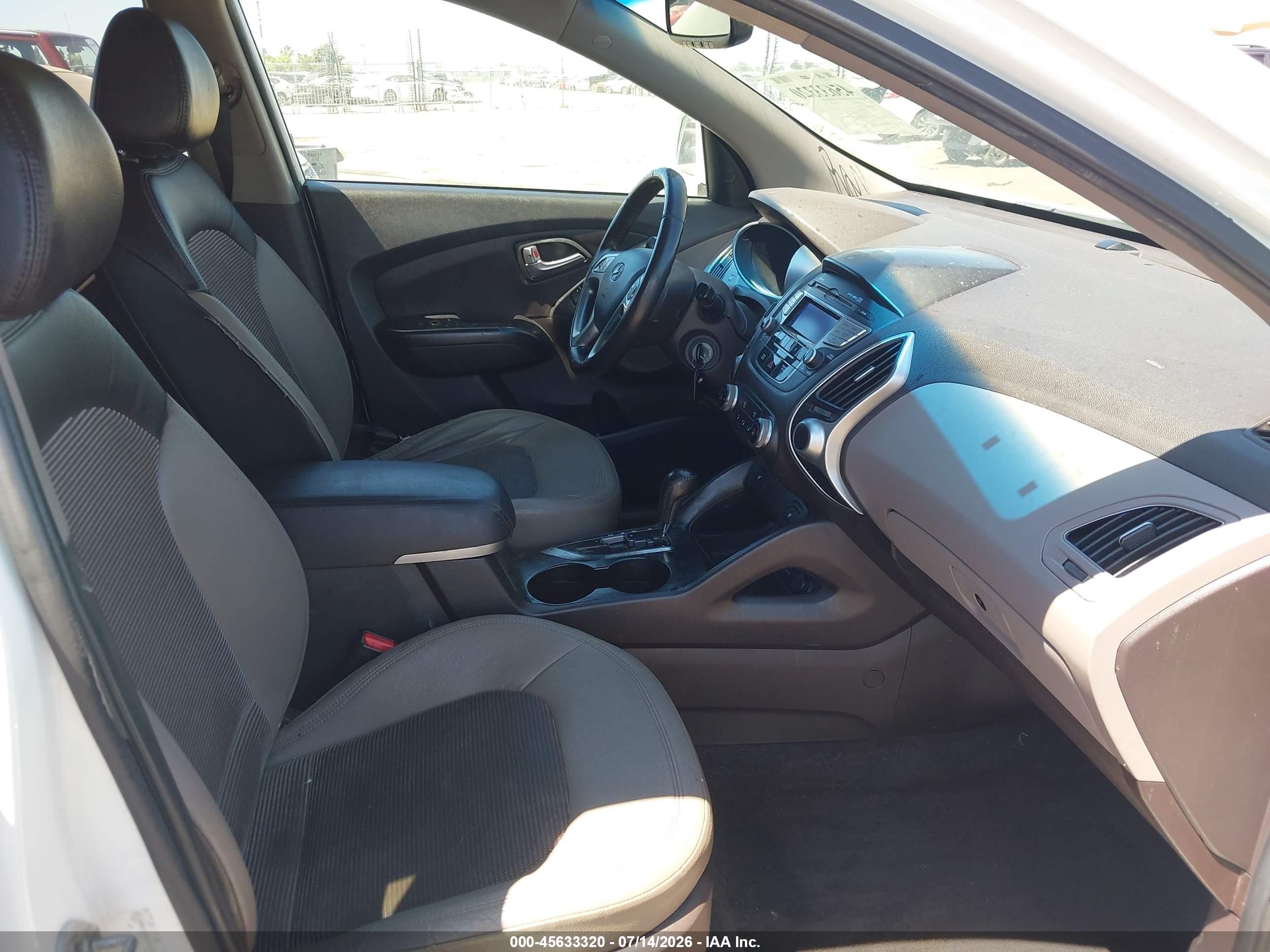 2012 Hyundai Tucson Gls White vin: KM8JUCAC1CU531865