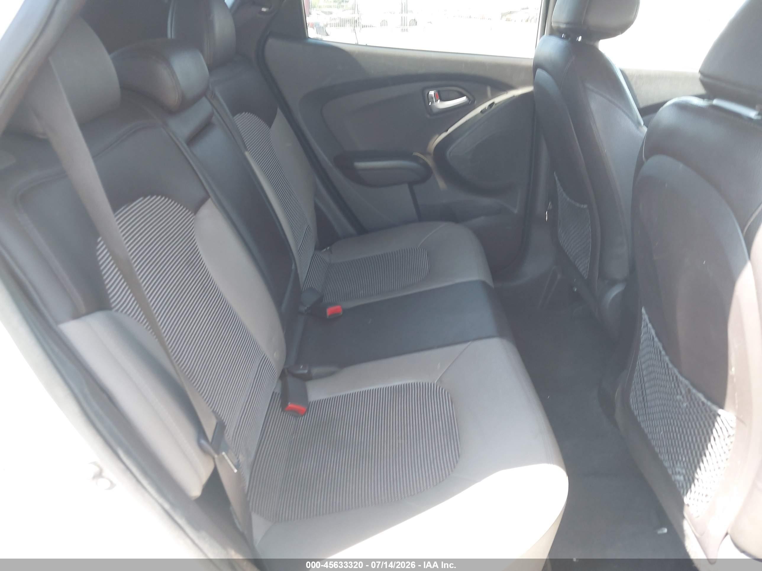 2012 Hyundai Tucson Gls White vin: KM8JUCAC1CU531865