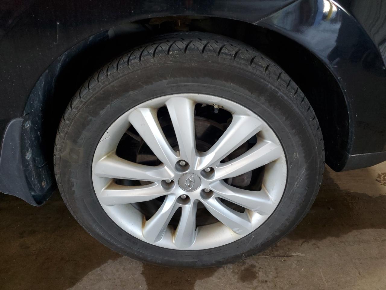 2013 Hyundai Tucson Limited Black vin: KM8JUCAC1DU612091 Damage: Right Front Wheel, Curb Rash, 1 To 2 Inches