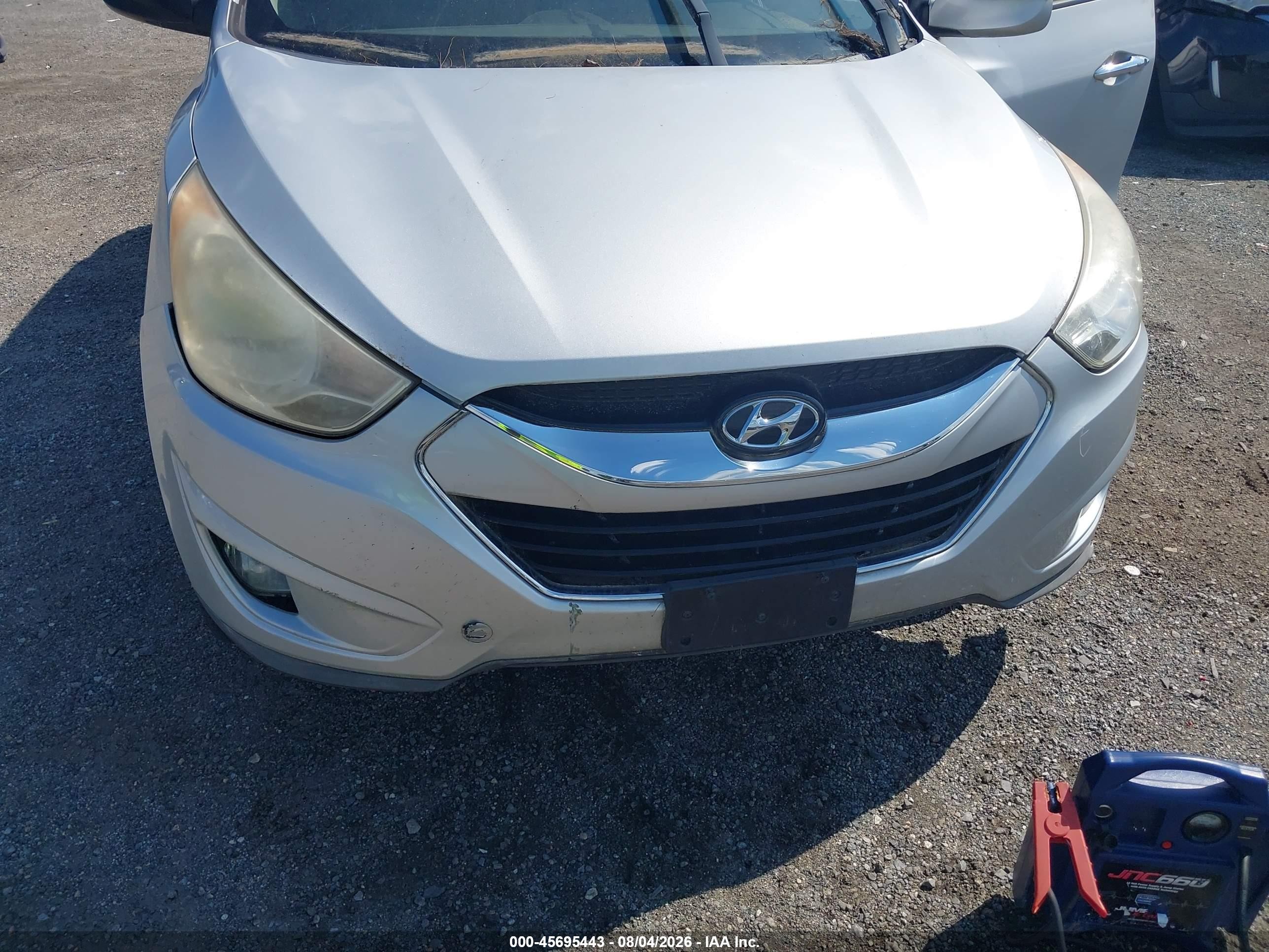 2013 Hyundai Tucson Limited Silver vin: KM8JUCAC1DU715916