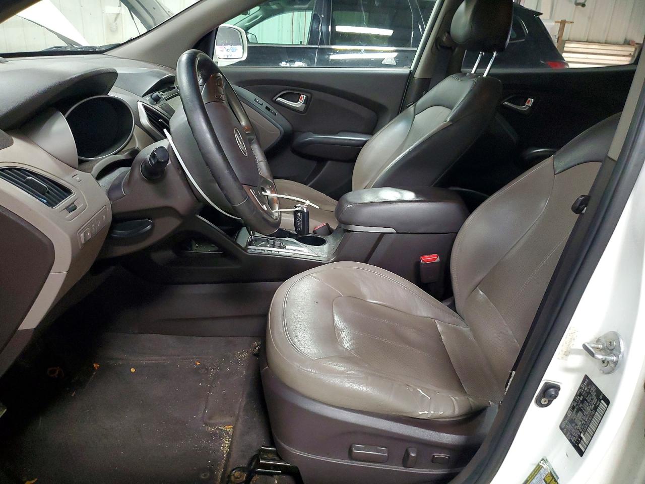 2013 Hyundai Tucson Limited White vin: KM8JUCAC2DU557585