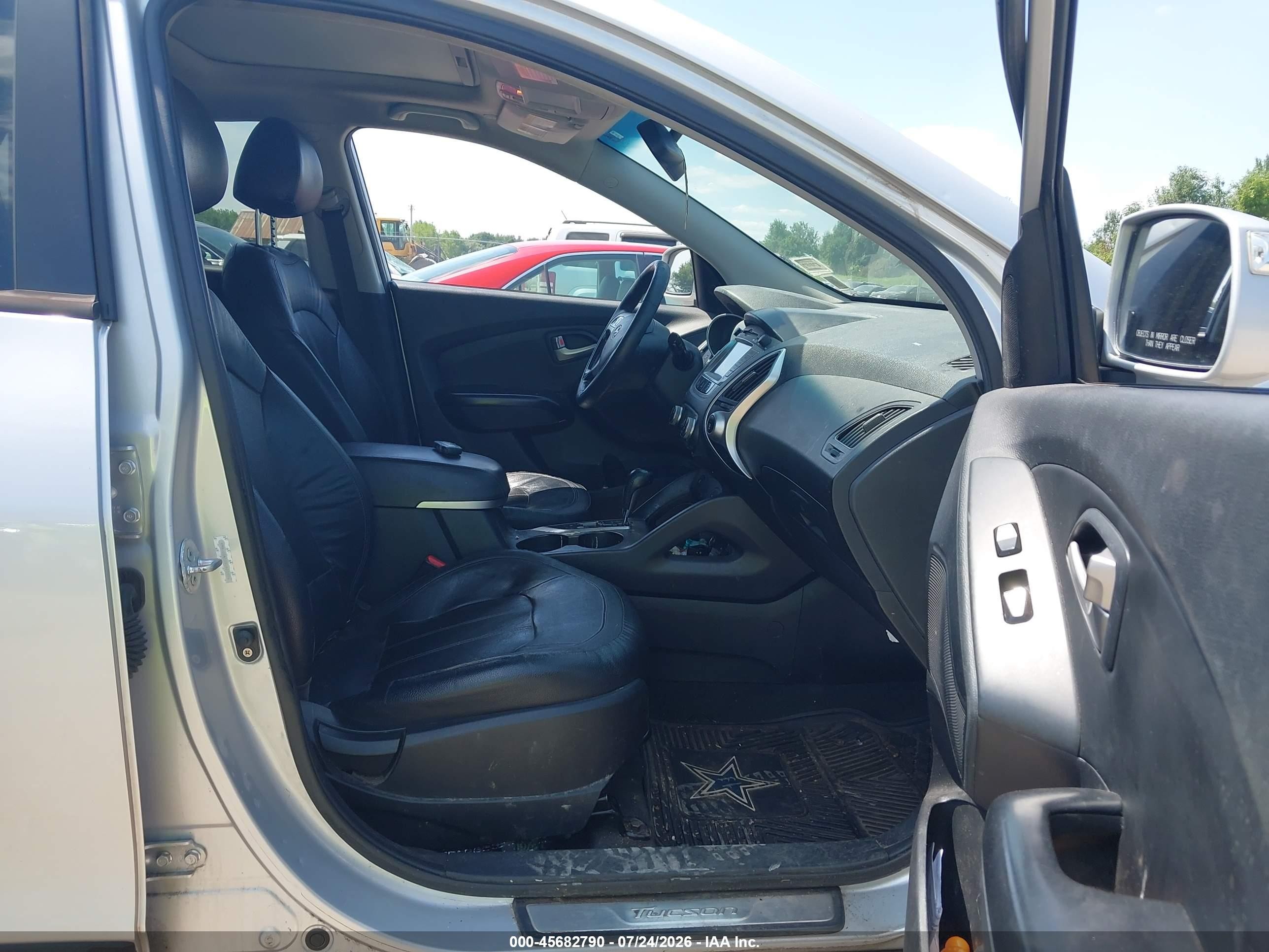 2013 Hyundai Tucson Limited Silver vin: KM8JUCAC2DU623374