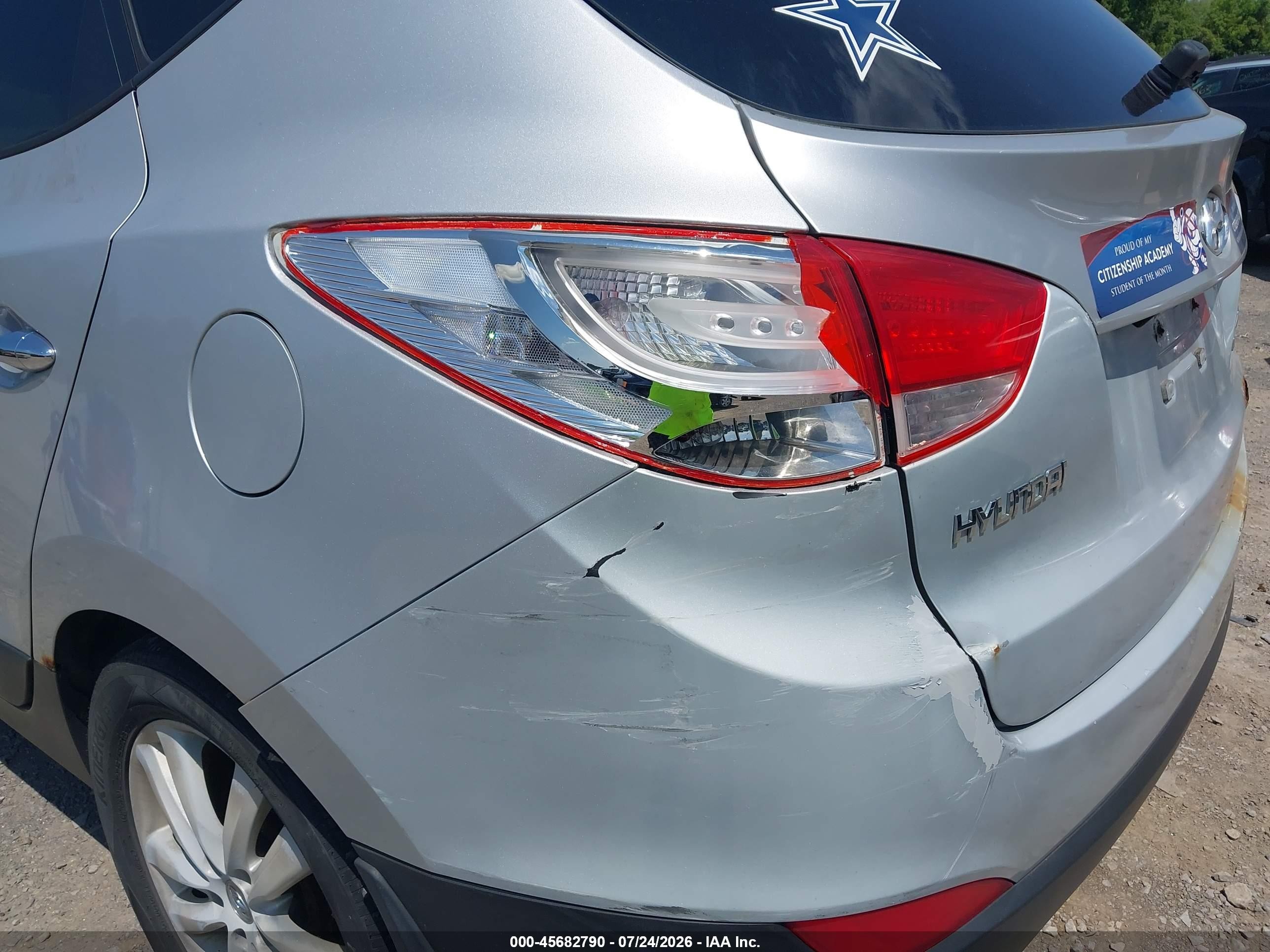 2013 Hyundai Tucson Limited Silver vin: KM8JUCAC2DU623374