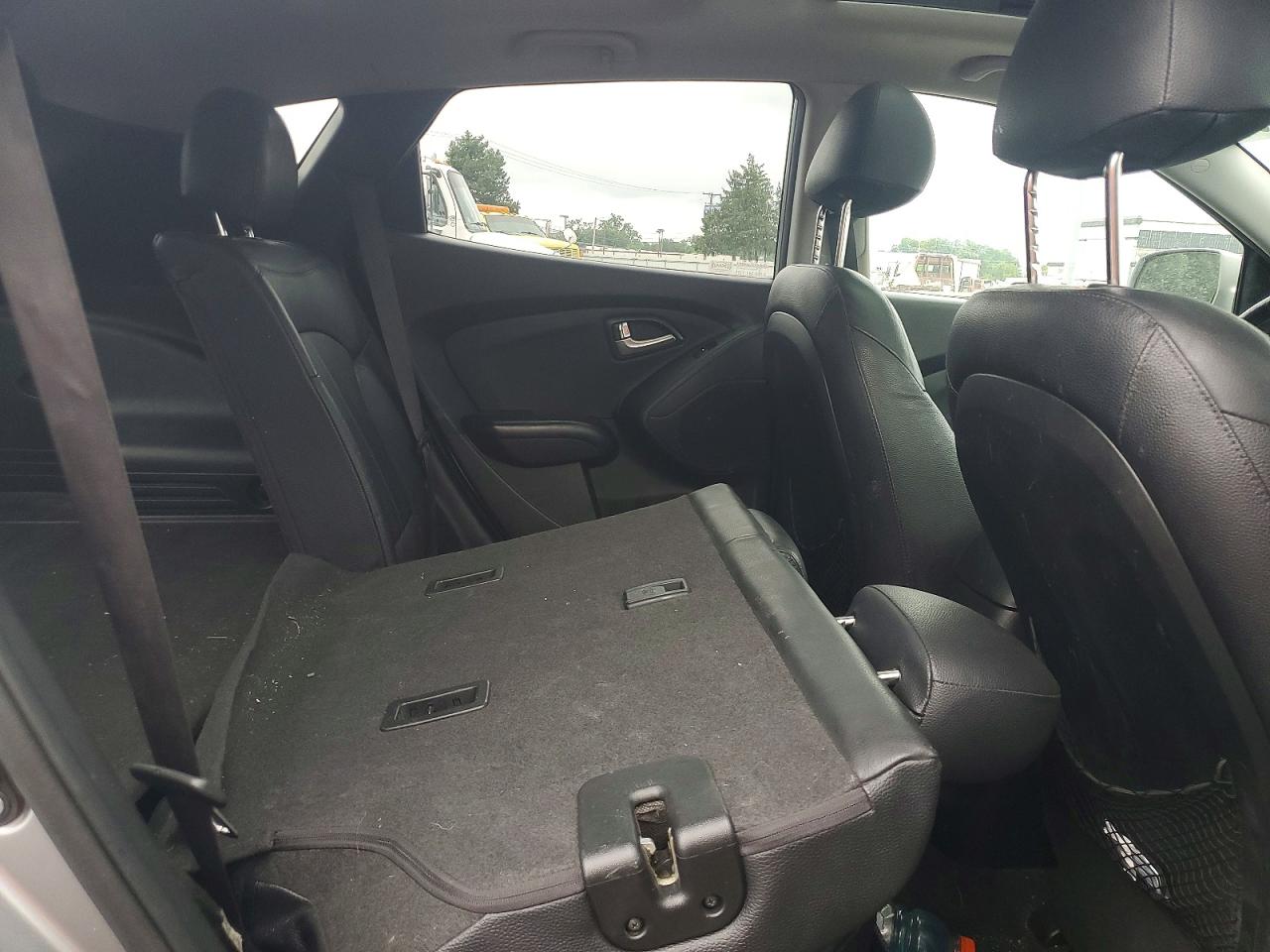 2013 Hyundai Tucson Limited Silver vin: KM8JUCAC3DU558132