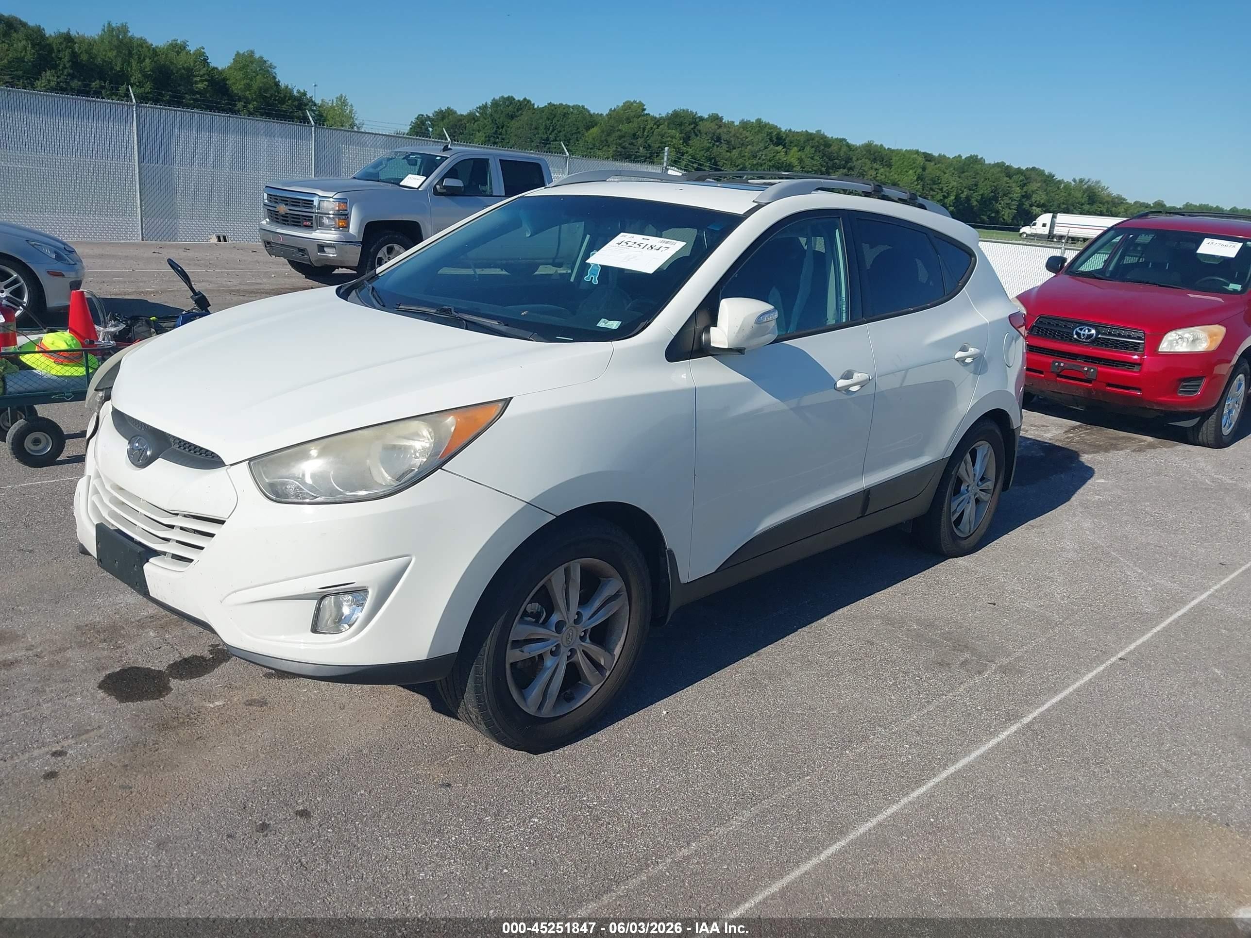 2013 Hyundai Tucson Gls Белый vin: KM8JUCAC3DU618913