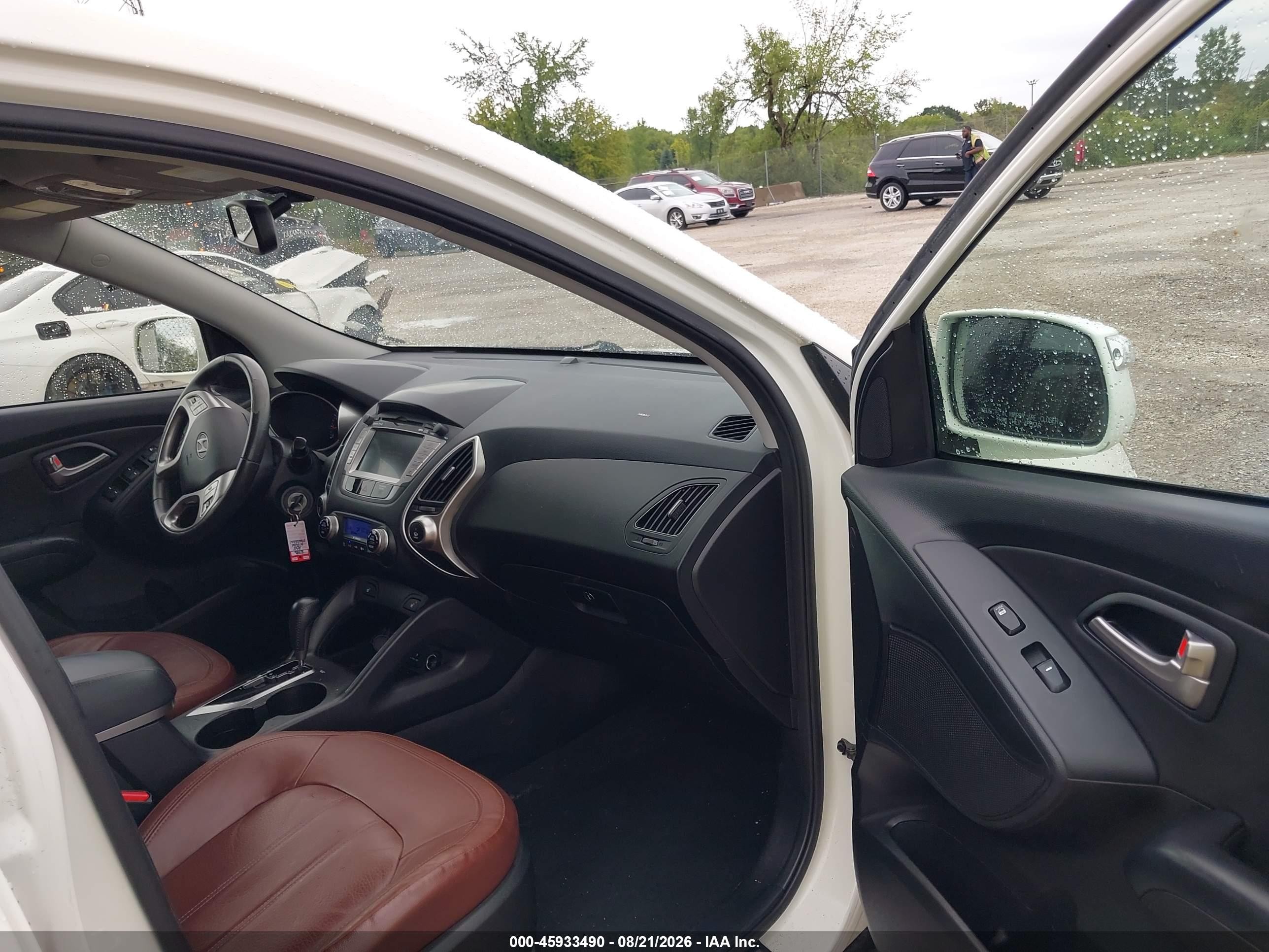 2011 Hyundai Tucson Limited White vin: KM8JUCAC4BU170923