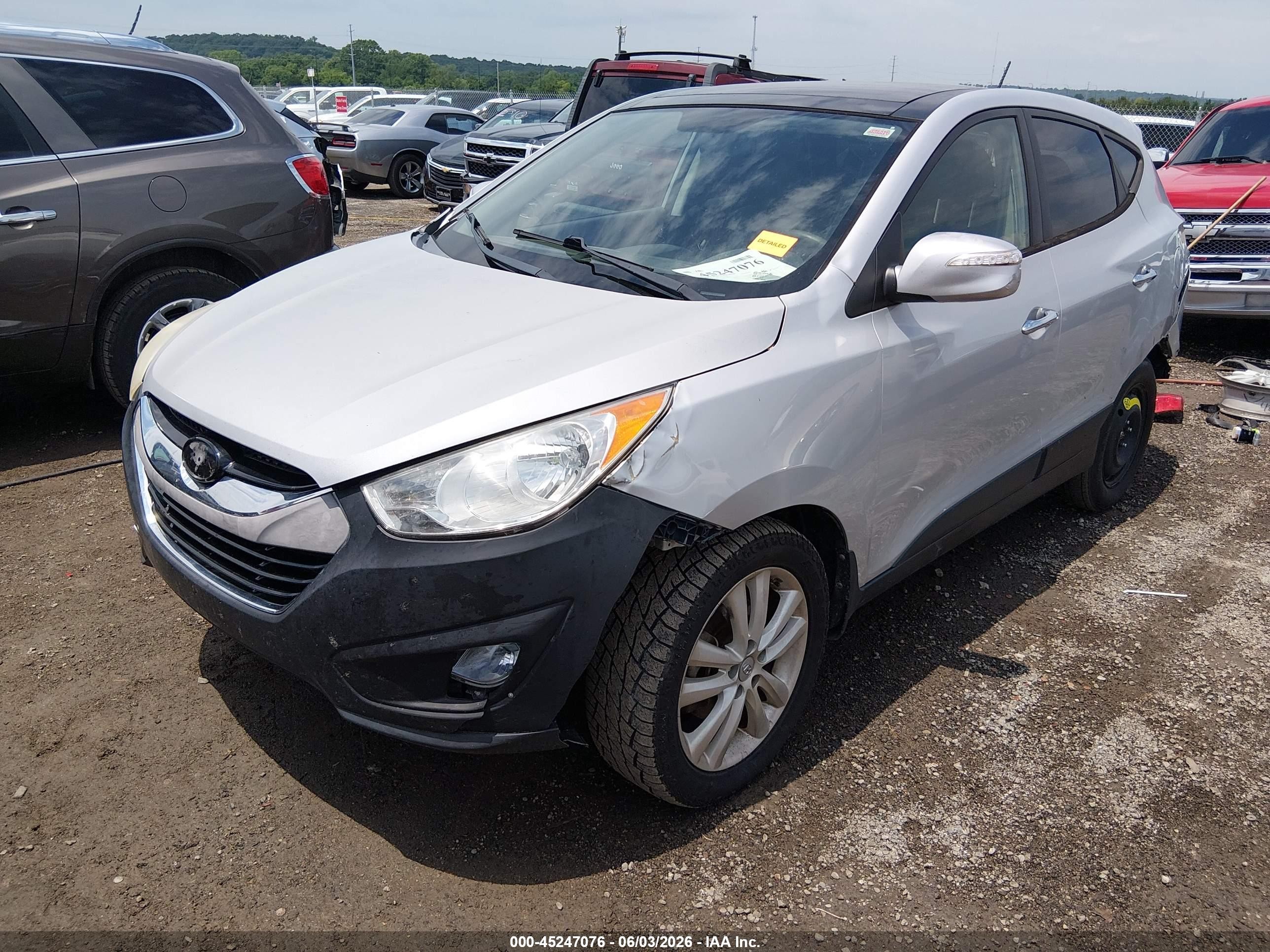 2011 Hyundai Tucson Limited Silver vin: KM8JUCAC4BU228416