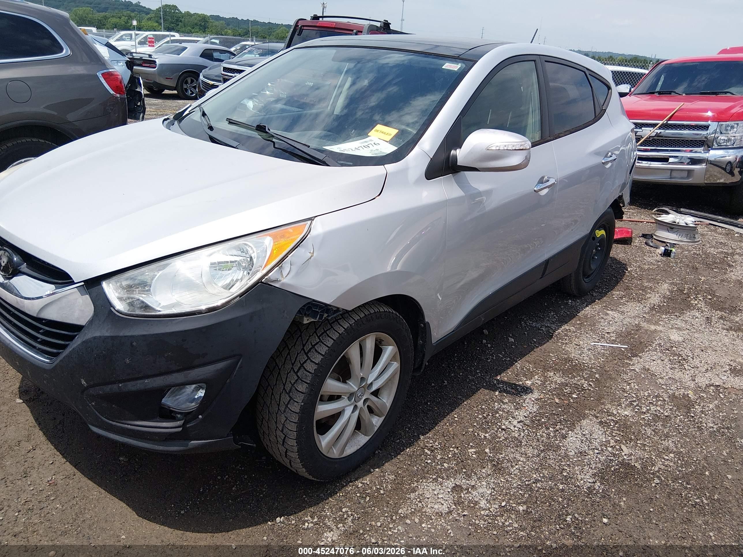 2011 Hyundai Tucson Limited Silver vin: KM8JUCAC4BU228416