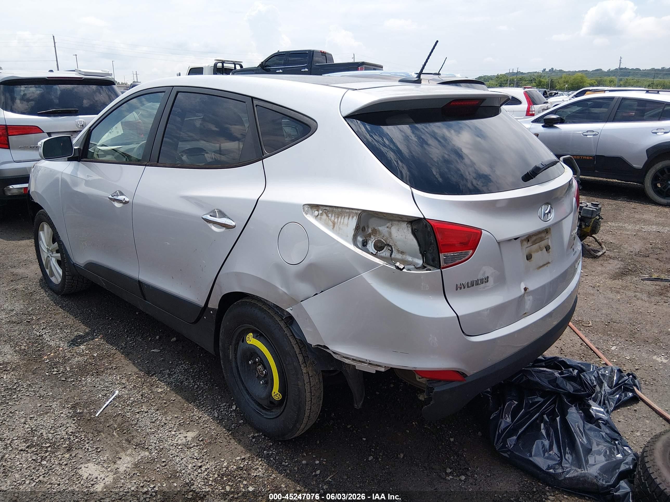 2011 Hyundai Tucson Limited Silver vin: KM8JUCAC4BU228416