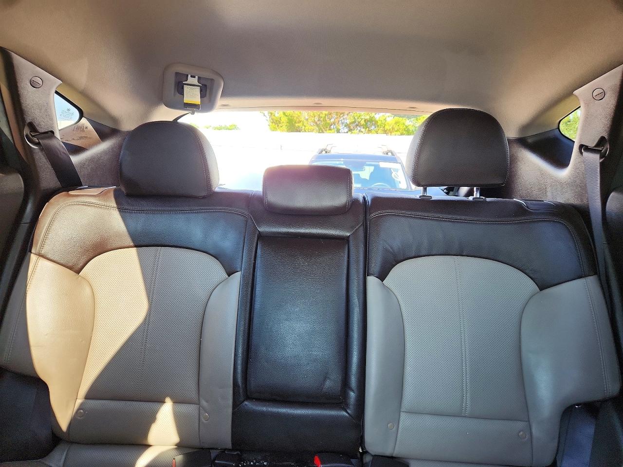 2012 Hyundai Tucson Limited White vin: KM8JUCAC4CU534386