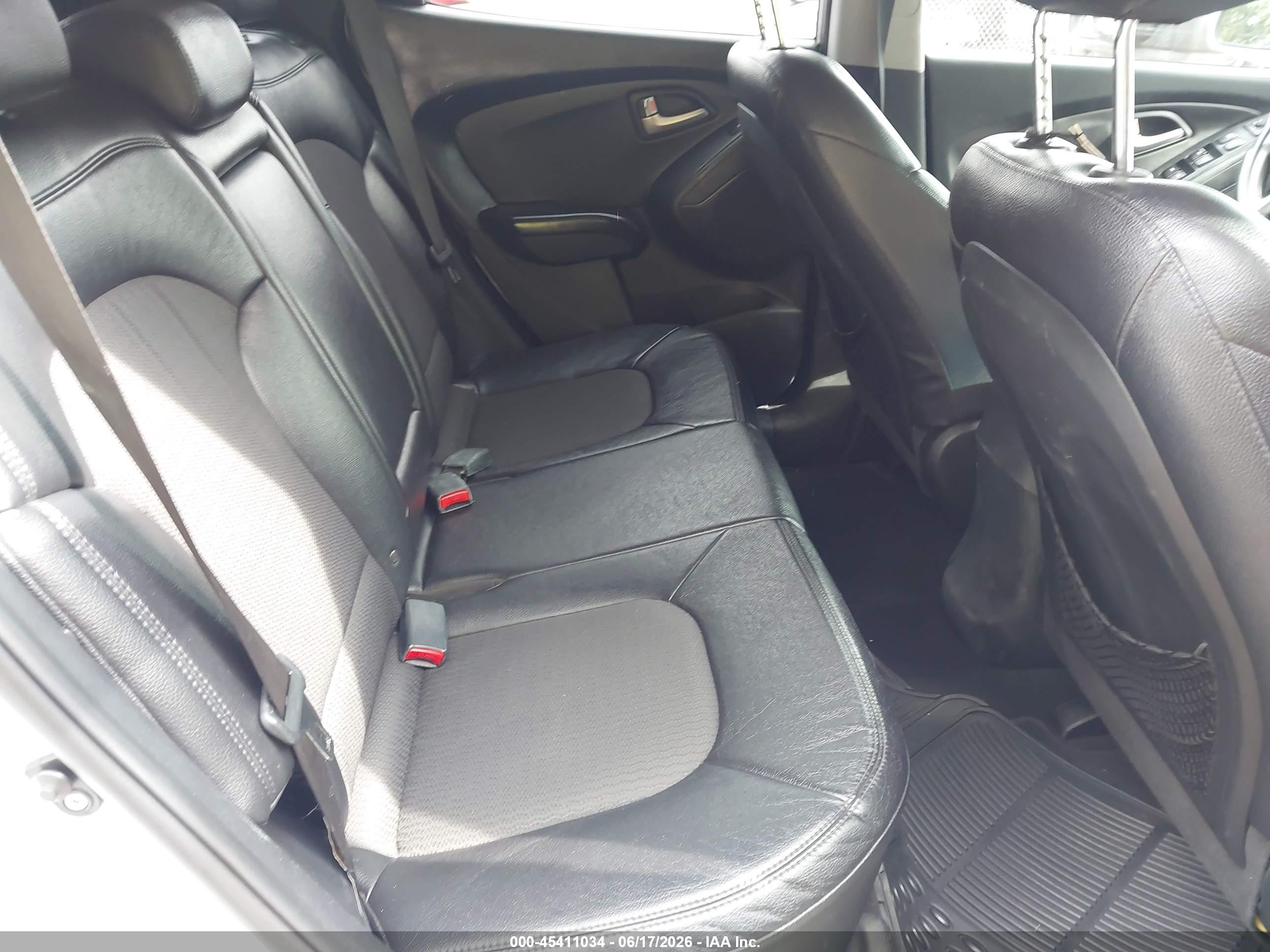 2013 Hyundai Tucson Gls Silver vin: KM8JUCAC4DU590992