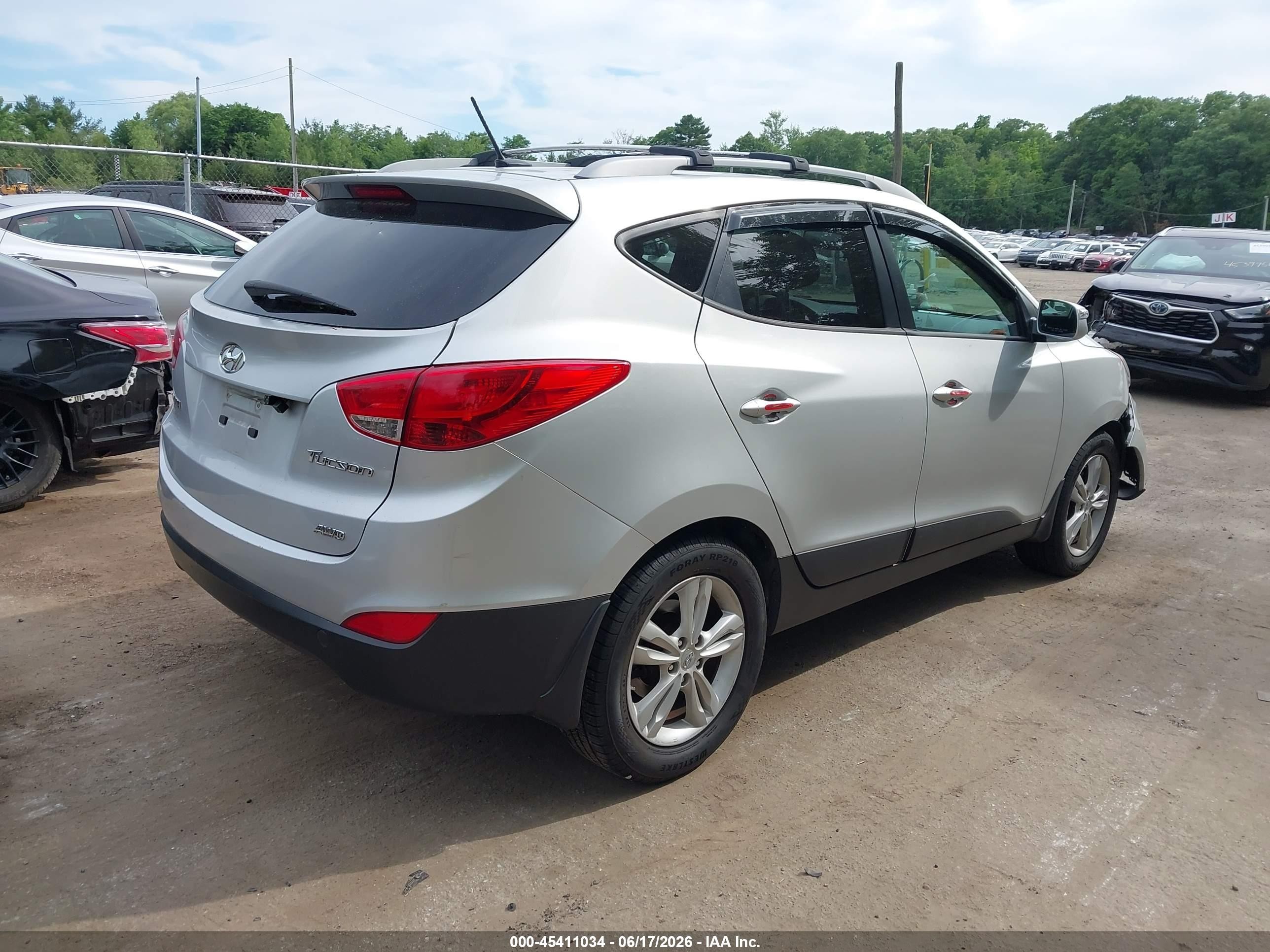 2013 Hyundai Tucson Gls Silver vin: KM8JUCAC4DU590992