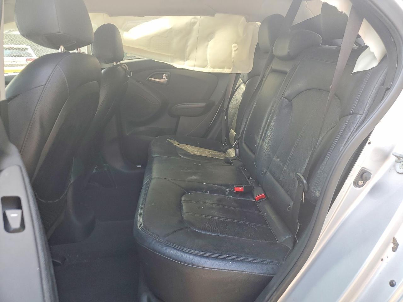 2013 Hyundai Tucson Limited Silver vin: KM8JUCAC4DU643450