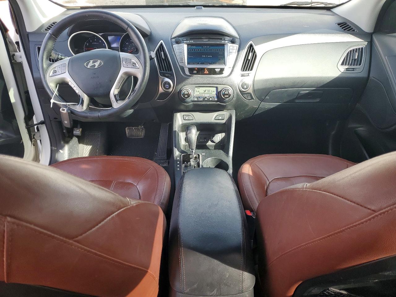 2013 Hyundai Tucson Белый vin: KM8JUCAC4DU663570