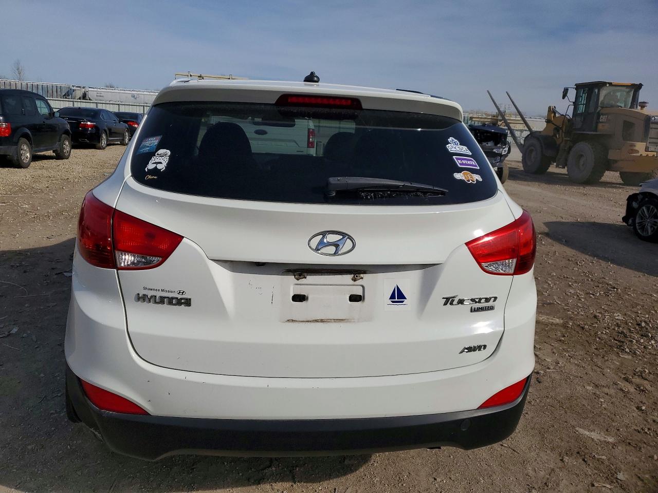 2013 Hyundai Tucson Белый vin: KM8JUCAC4DU663570