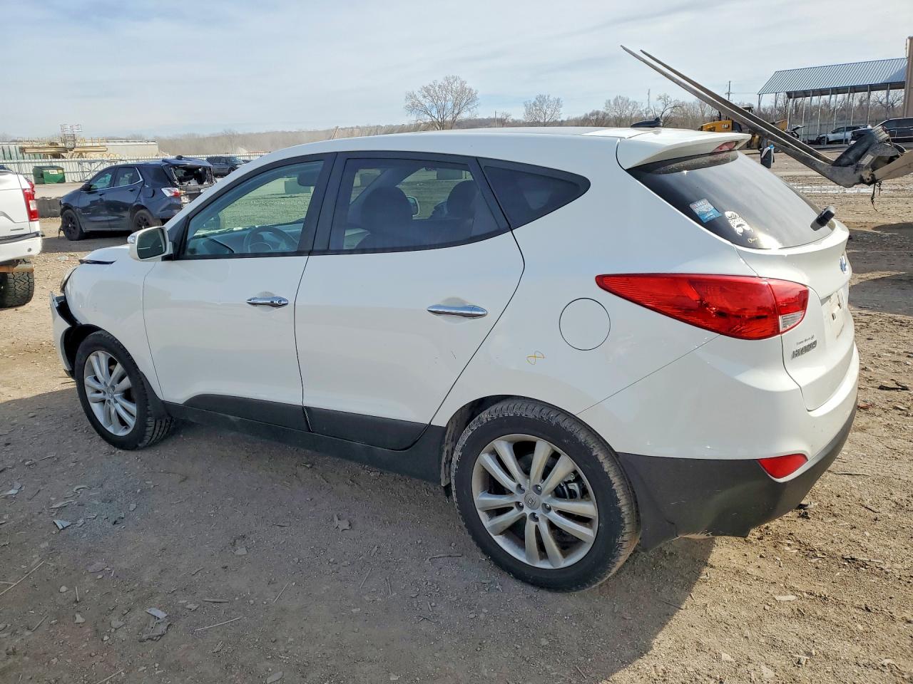 2013 Hyundai Tucson Белый vin: KM8JUCAC4DU663570
