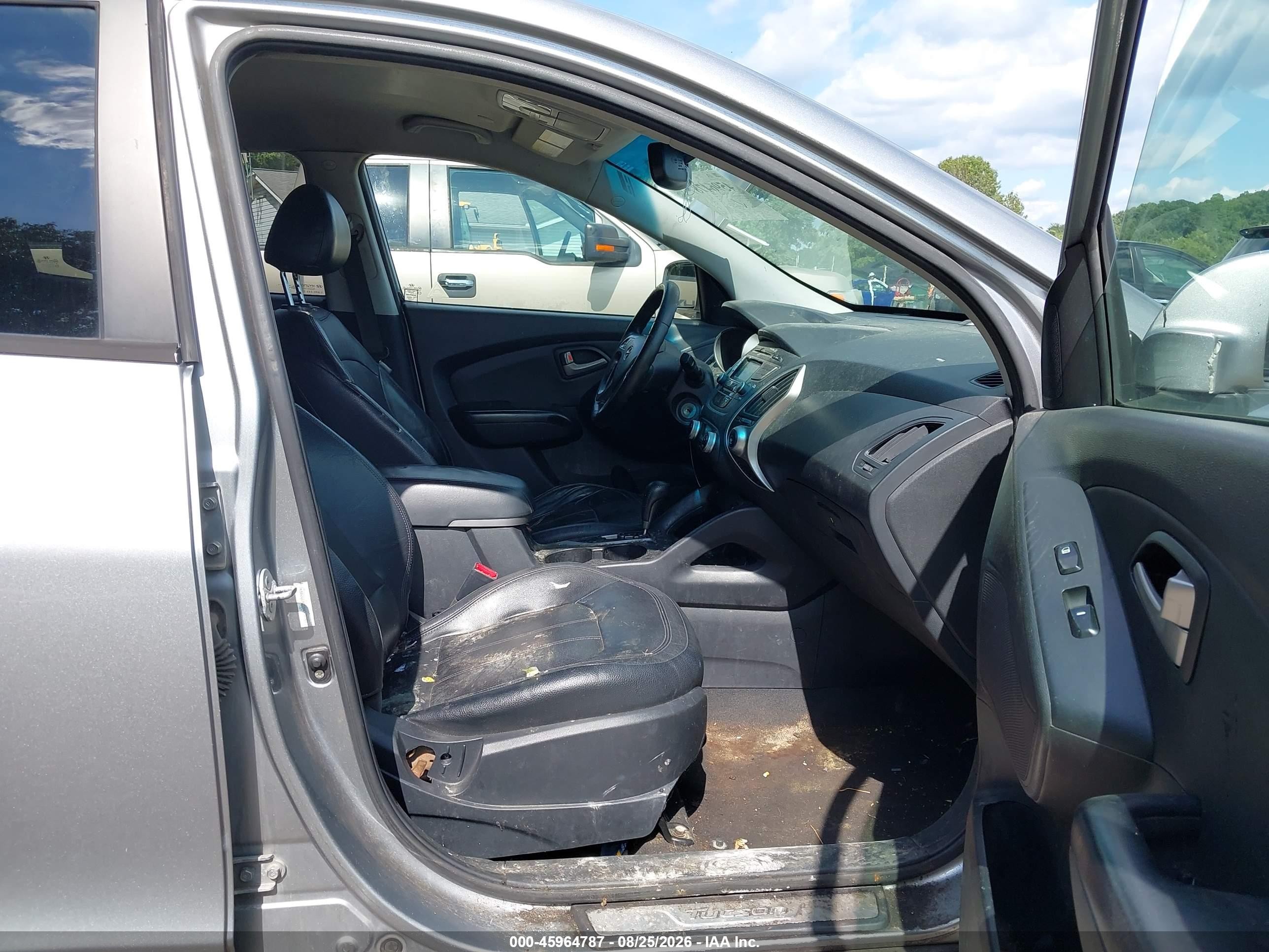 2011 Hyundai Tucson Limited Silver vin: KM8JUCAC5BU170705