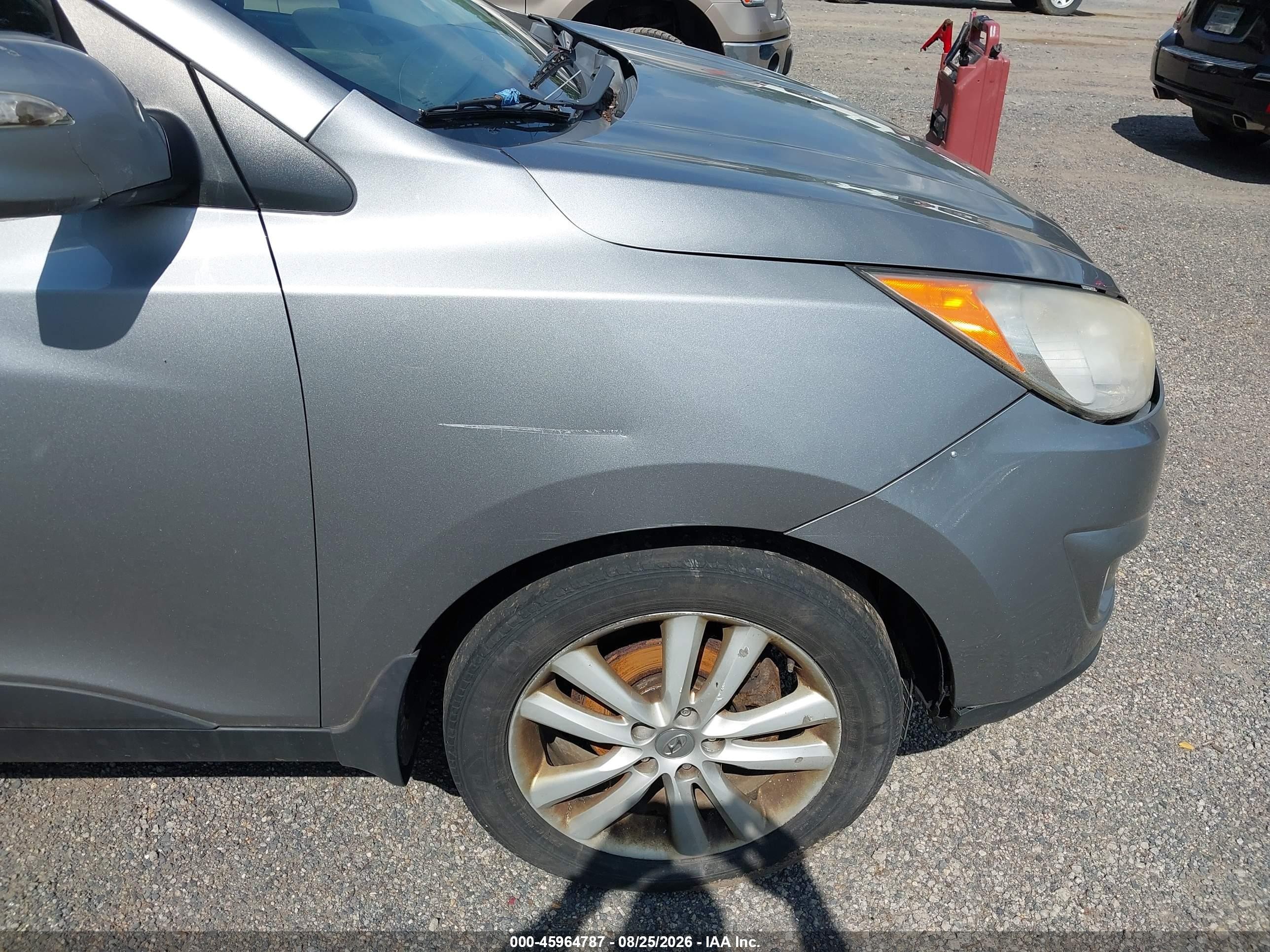 2011 Hyundai Tucson Limited Silver vin: KM8JUCAC5BU170705