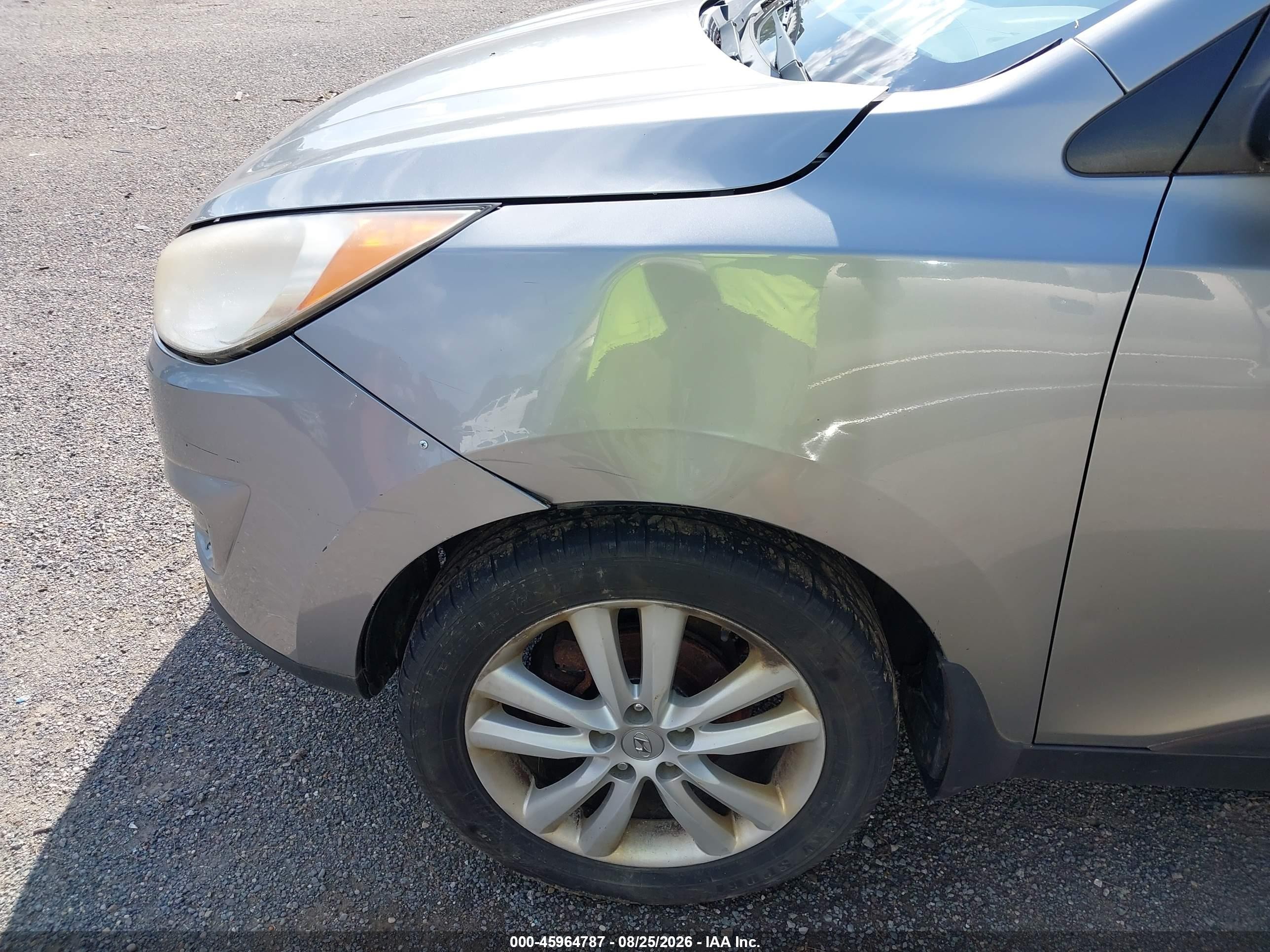 2011 Hyundai Tucson Limited Silver vin: KM8JUCAC5BU170705