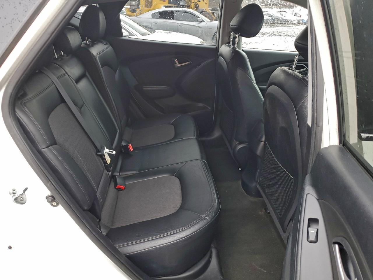 2010 Hyundai Tucson Gls White vin: KM8JUCAC6AU080462