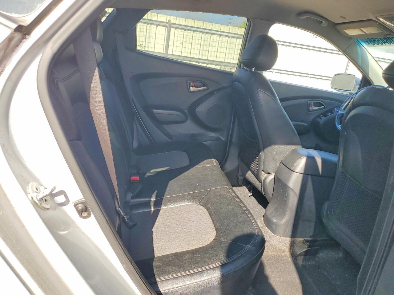 2010 Hyundai Tucson Gls Silver vin: KM8JUCAC6AU093583