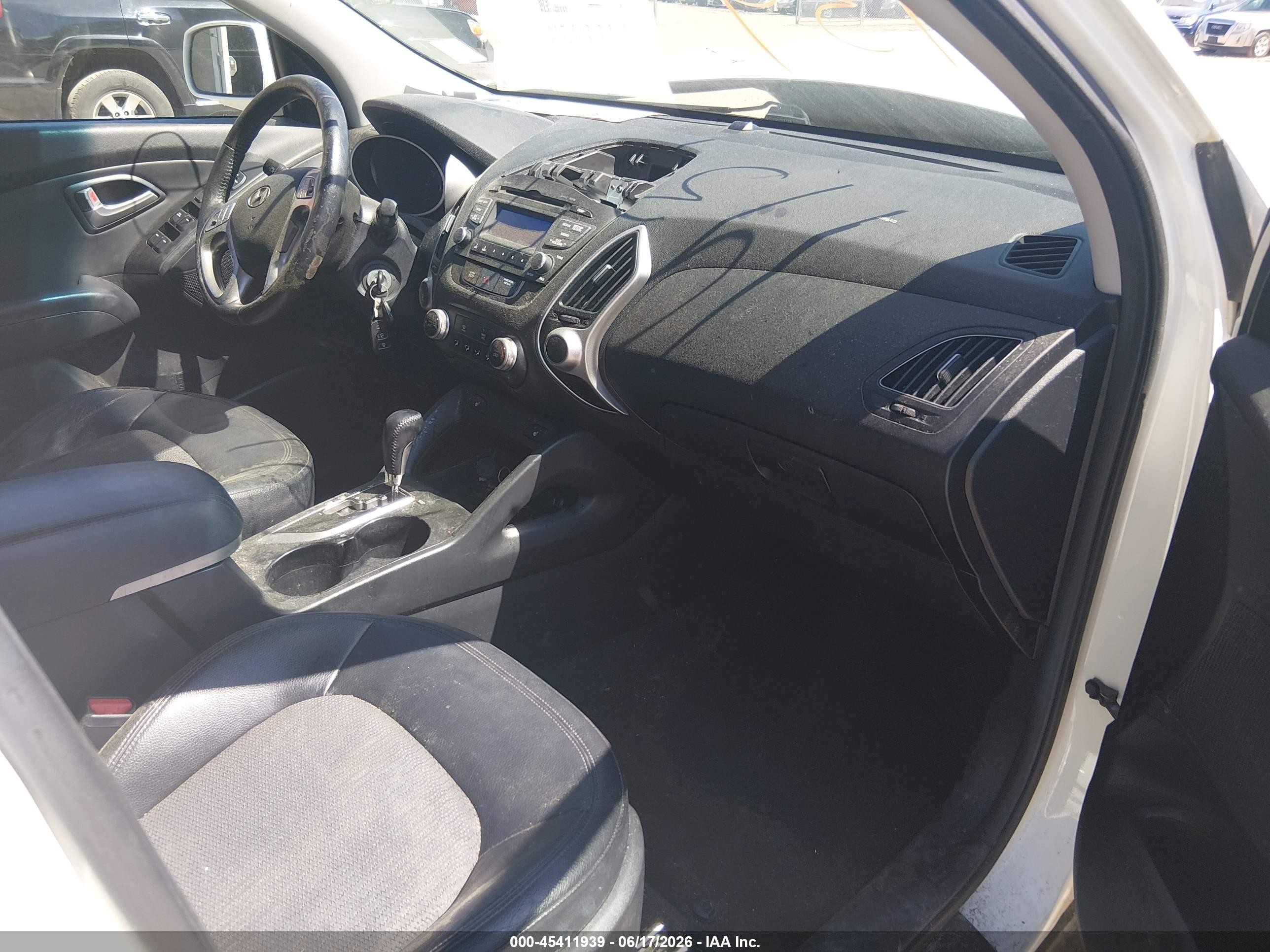 2012 Hyundai Tucson Gls Белый vin: KM8JUCAC6CU415268
