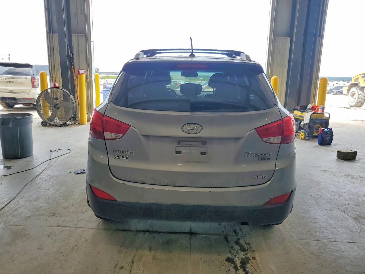 2013 Hyundai Tucson Limited Silver vin: KM8JUCAC6DU621840