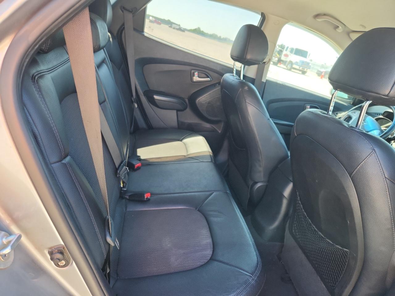 2013 Hyundai Tucson Gls Silver vin: KM8JUCAC6DU710484