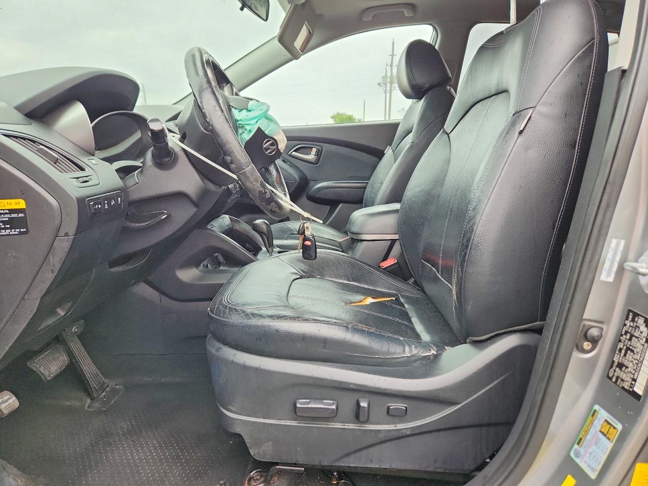 2010 Hyundai Tucson Limited Silver vin: KM8JUCAC7AU023249