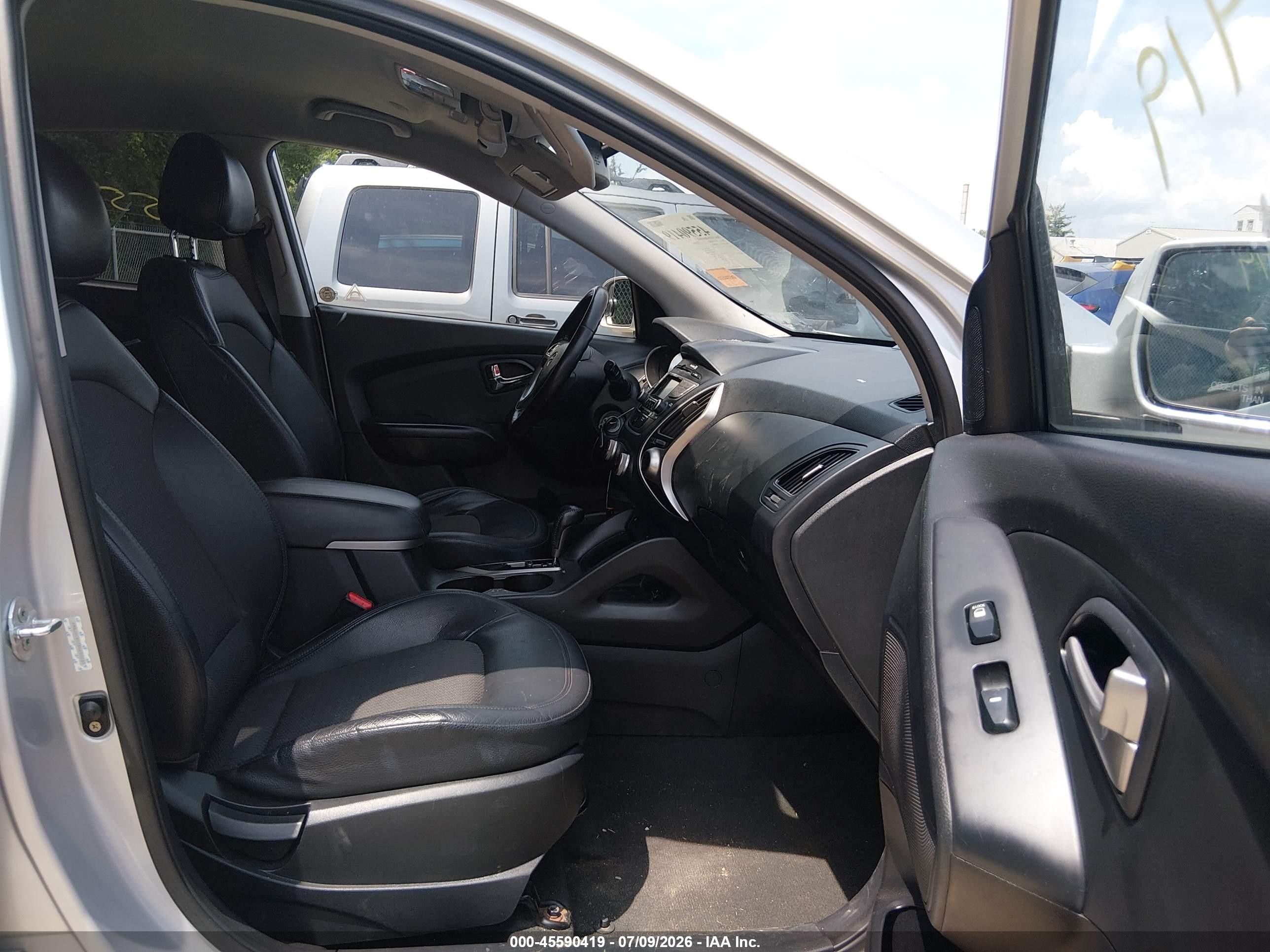 2011 Hyundai Tucson Gls Silver vin: KM8JUCAC7BU200285