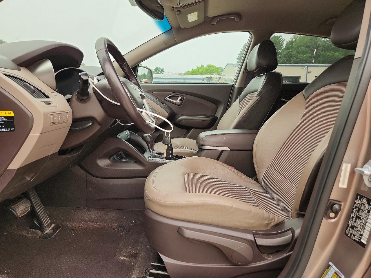 2012 Hyundai Tucson Gls Brown vin: KM8JUCAC7CU373239