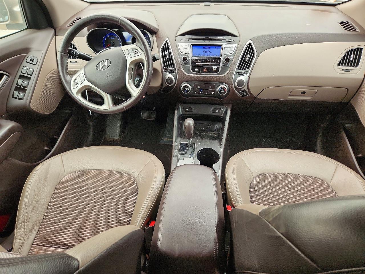 2012 Hyundai Tucson Gls Brown vin: KM8JUCAC7CU373239