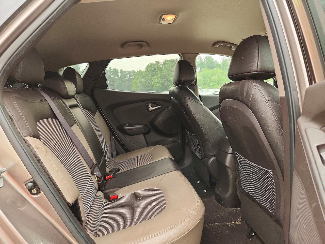 2012 Hyundai Tucson Gls Brown vin: KM8JUCAC7CU373239