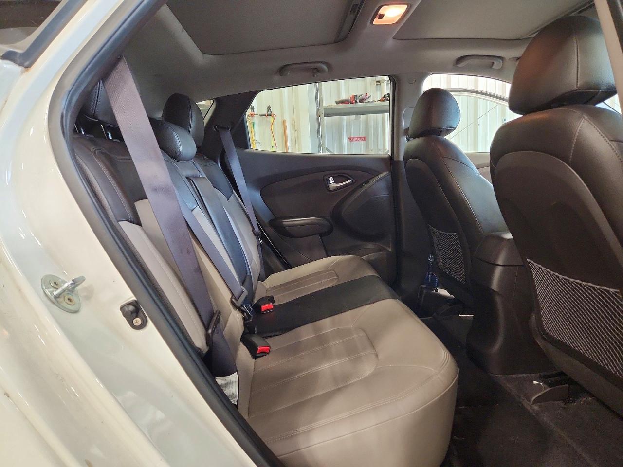 2012 Hyundai Tucson Limited Белый vin: KM8JUCAC7CU543924