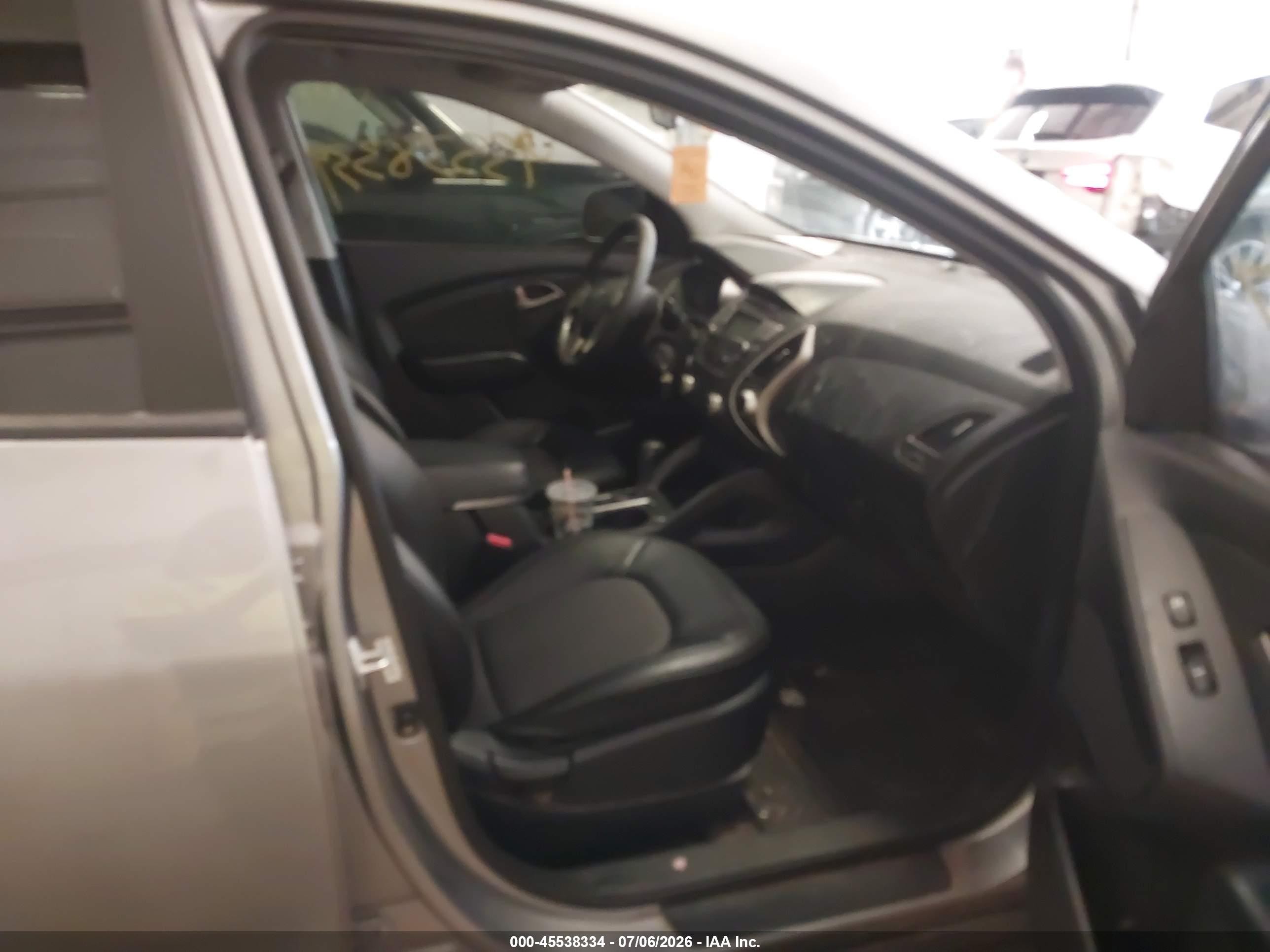 2010 Hyundai Tucson Gls Серебряный vin: KM8JUCAC8AU056924