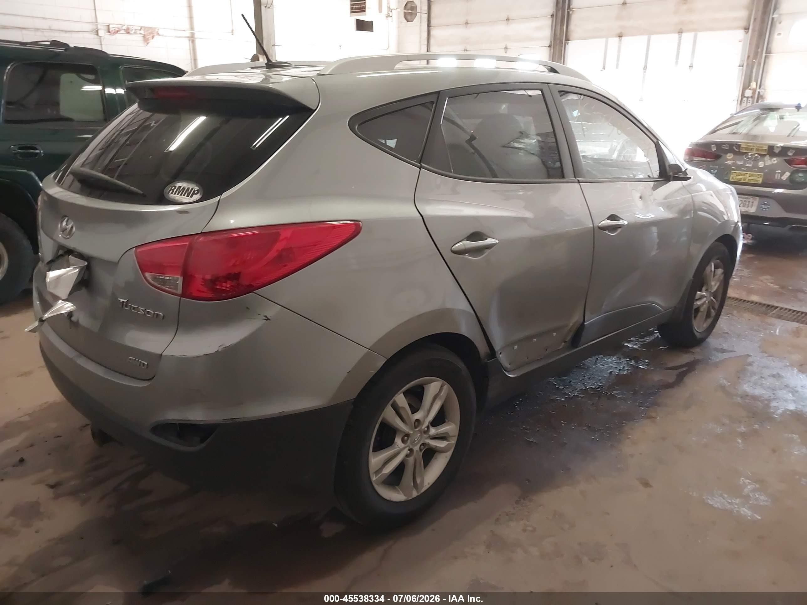 2010 Hyundai Tucson Gls Серебряный vin: KM8JUCAC8AU056924